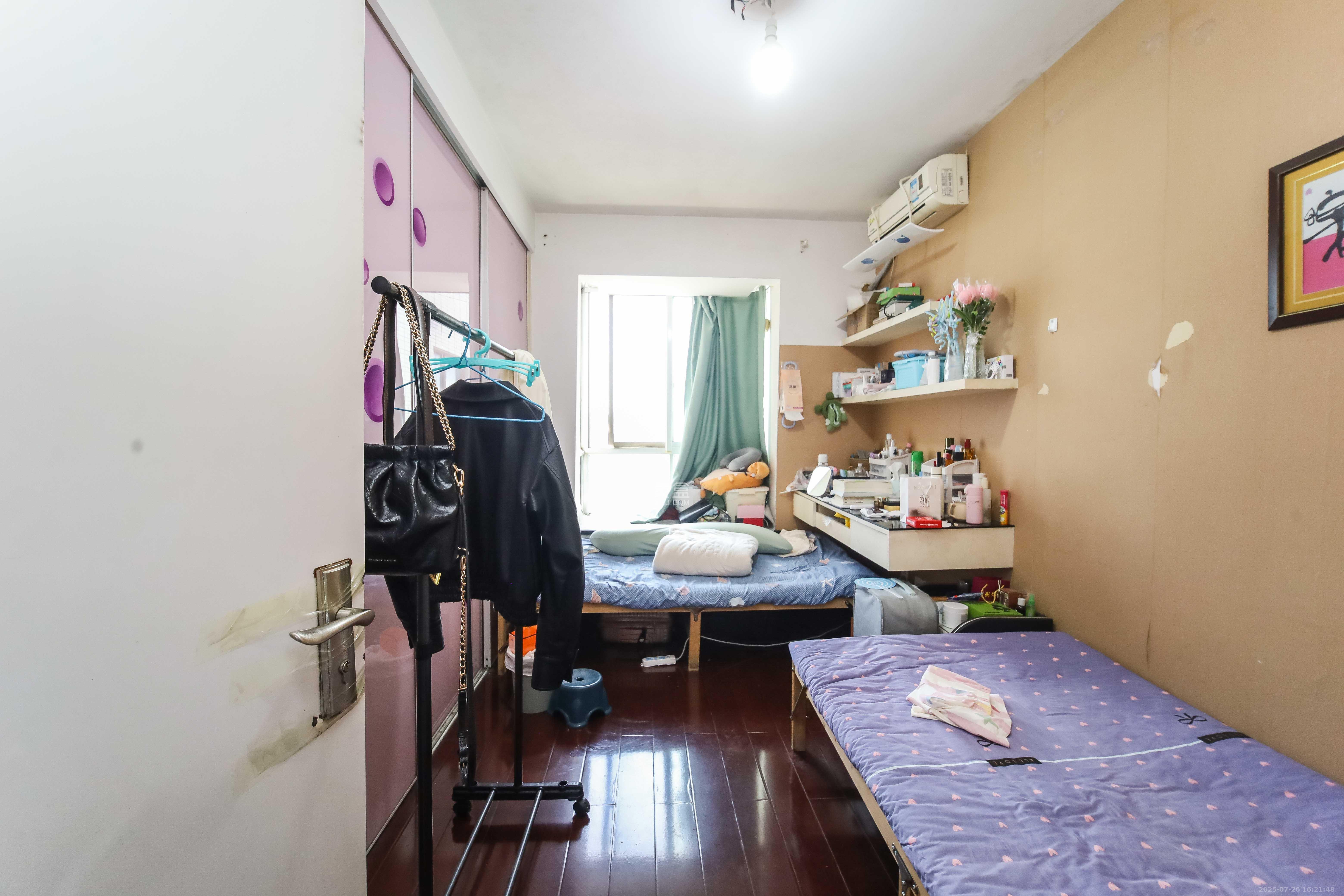 高桥现代商贸城 3室2厅2卫 79.8万 高桥现代商贸城 3室2厅2卫 79.8万卧室