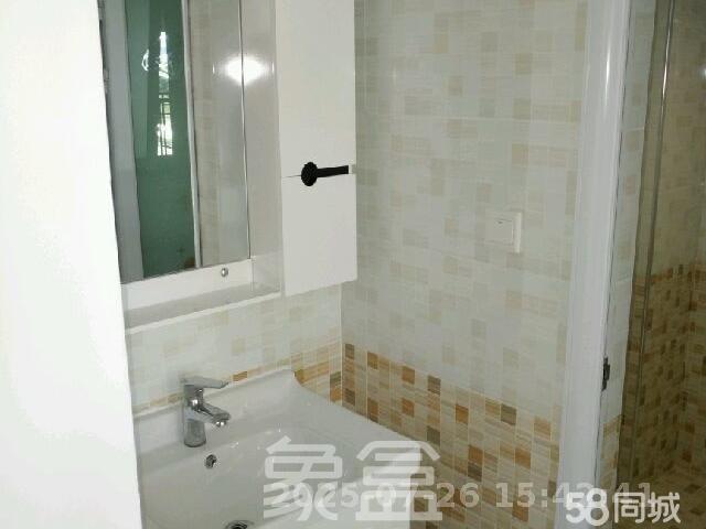 绿地之窗  2室1厅1卫    1800.0元/月室内图