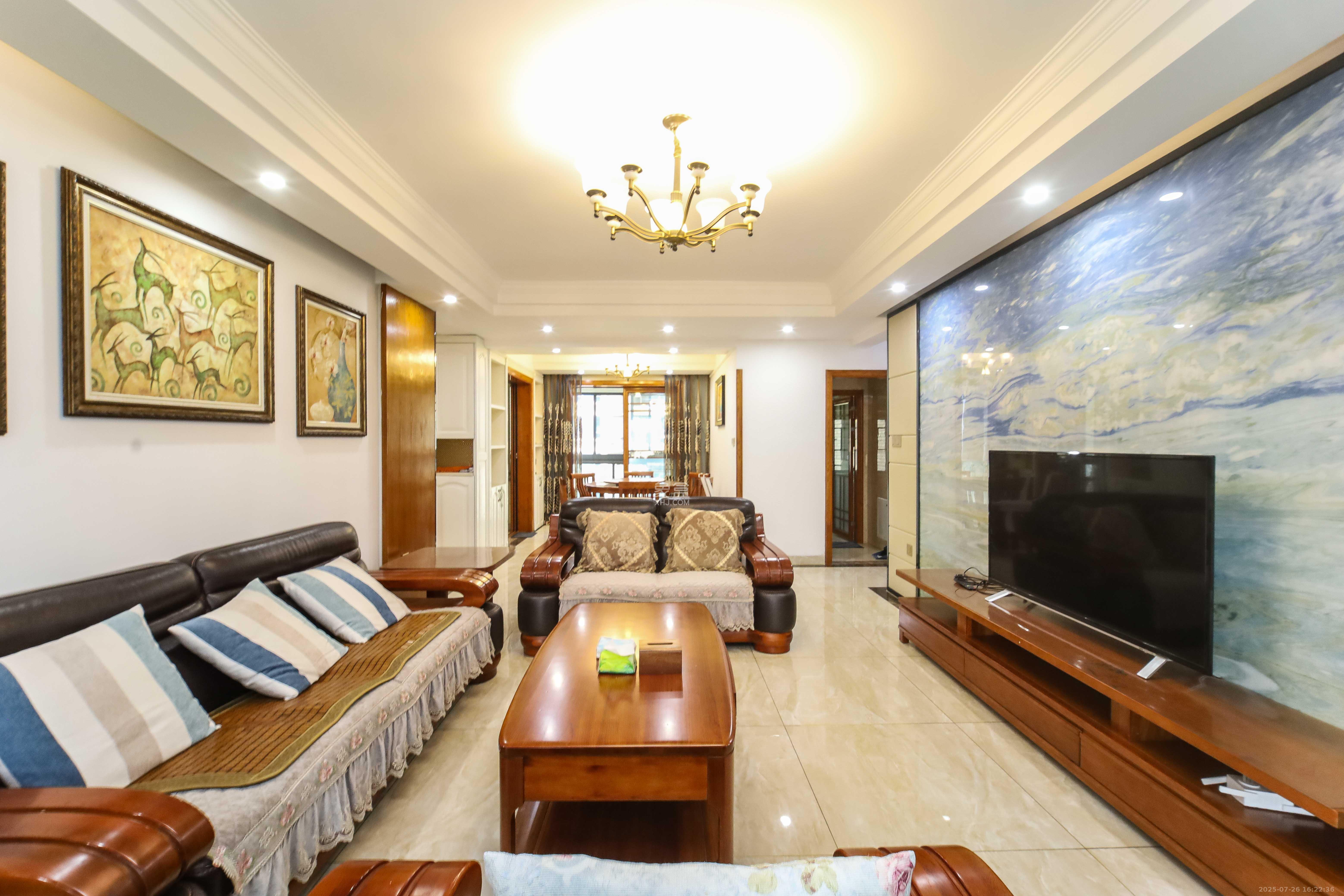 长房白沙湾 3室2厅2卫 158.0万 长房白沙湾 3室2厅2卫 158.0万客厅