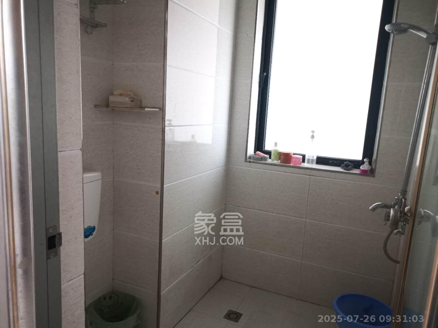 三一街区 3室2厅1卫 1300.0元/月 三一街区 3室2厅1卫 1300.0元/月室内图