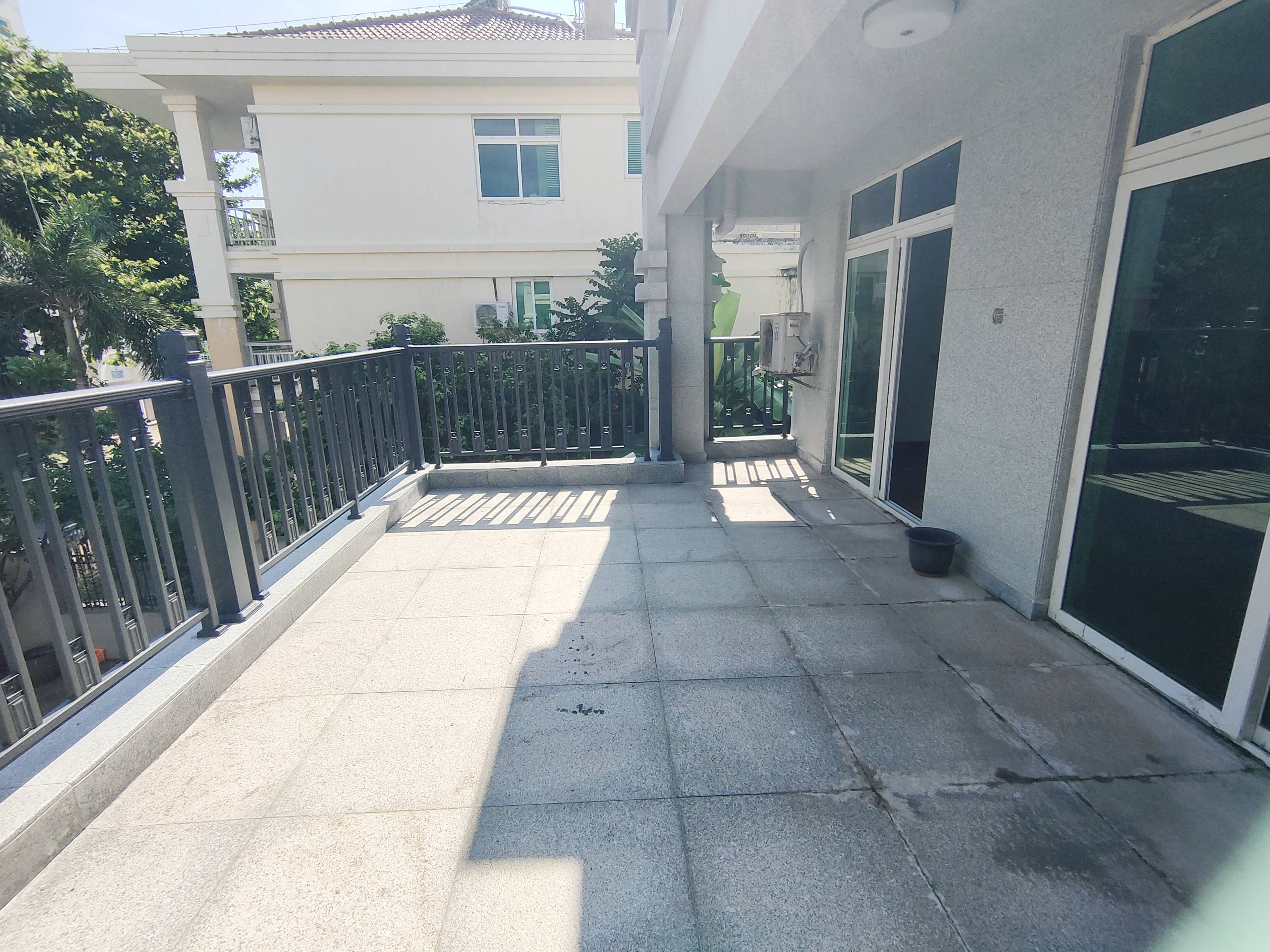 南方明珠  5室2厅4卫    15000.0元/月 南方明珠  5室2厅4卫    15000.0元/月室内图