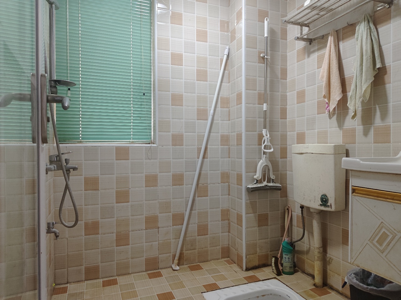 江山帝景雅典  4室2厅2卫    2500.0元/月 江山帝景雅典  4室2厅2卫    2500.0元/月户型图