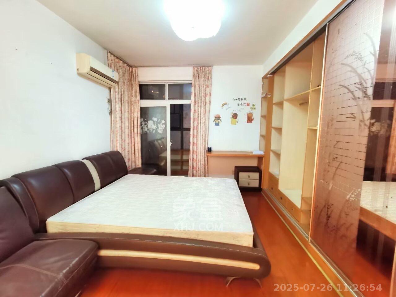 山语城一期  3室2厅2卫   2000.00元/月室内图