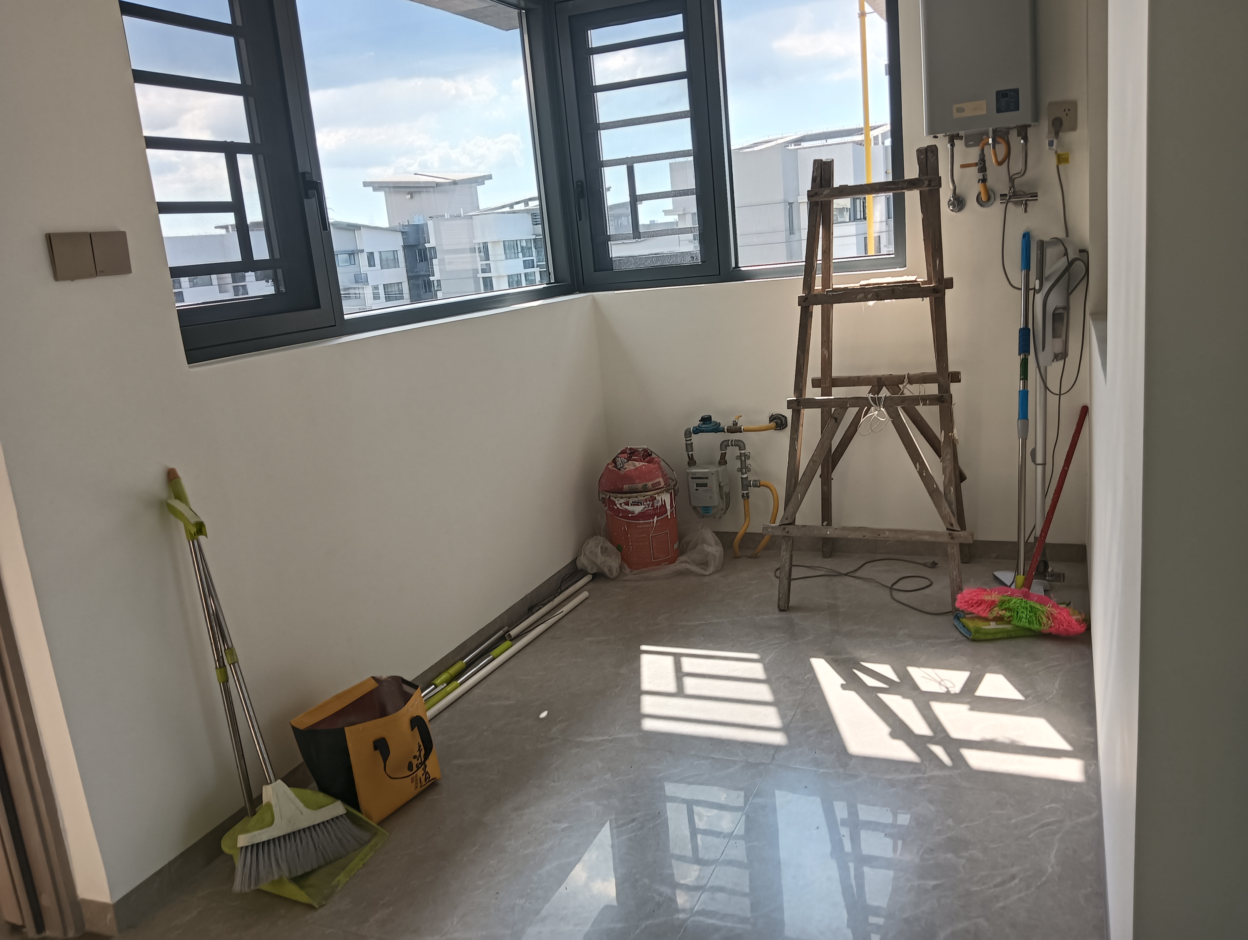 千江悦 4室2厅2卫 3500.0元/月 千江悦 4室2厅2卫 3500.0元/月室内图