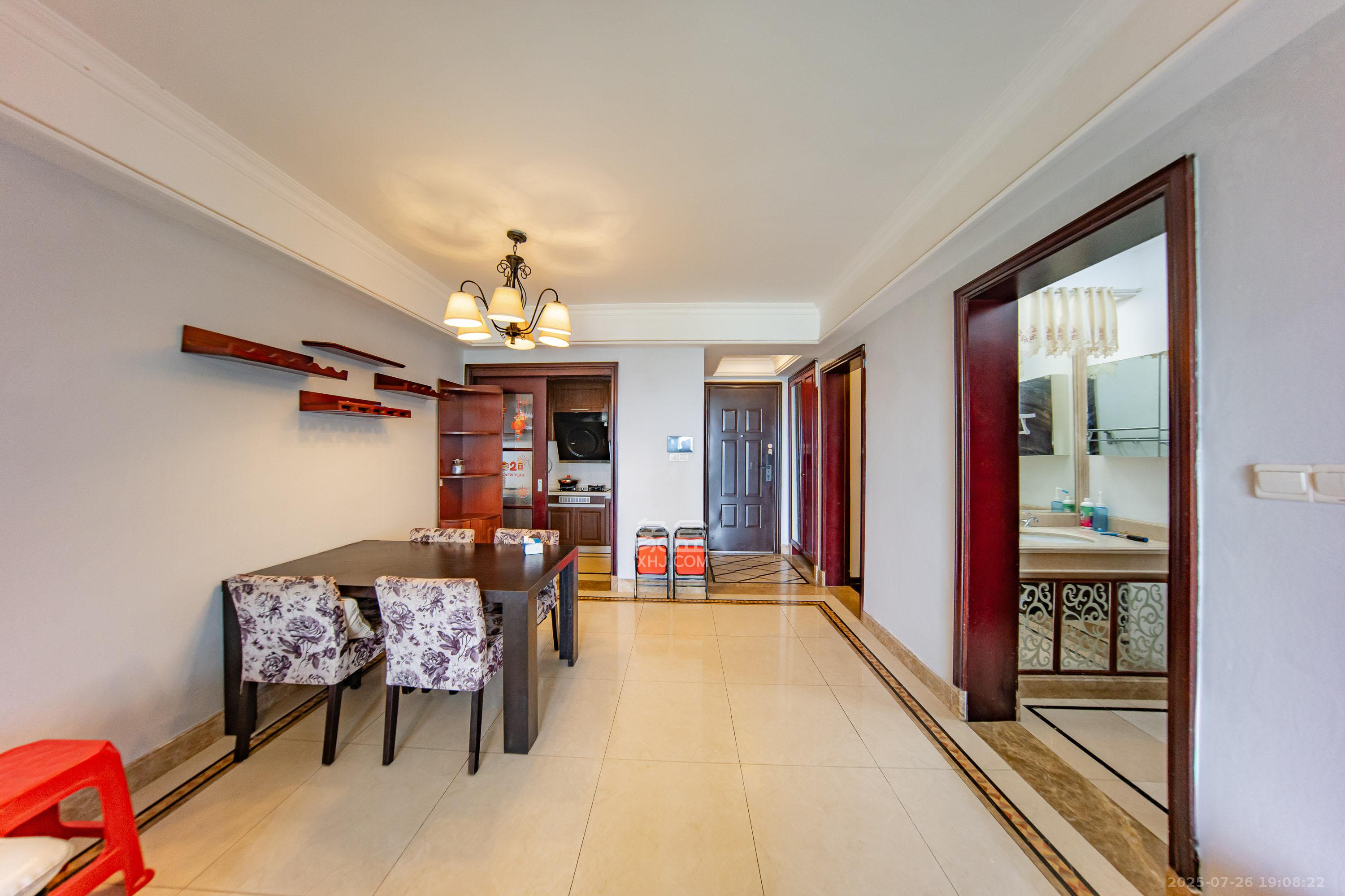 中海国际一期 3室2厅1卫 72.0万 中海国际一期 3室2厅1卫 72.0万客厅