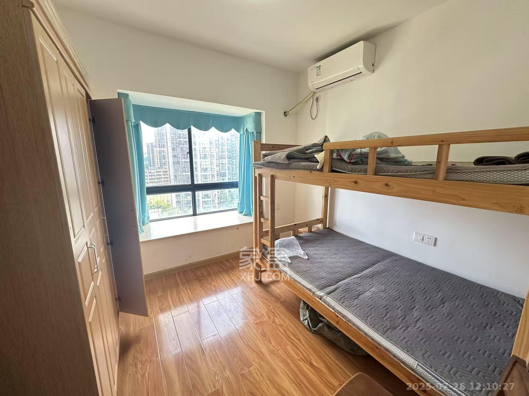 钱隆学府一、二期  4室2厅2卫    2400.0元/月室内图