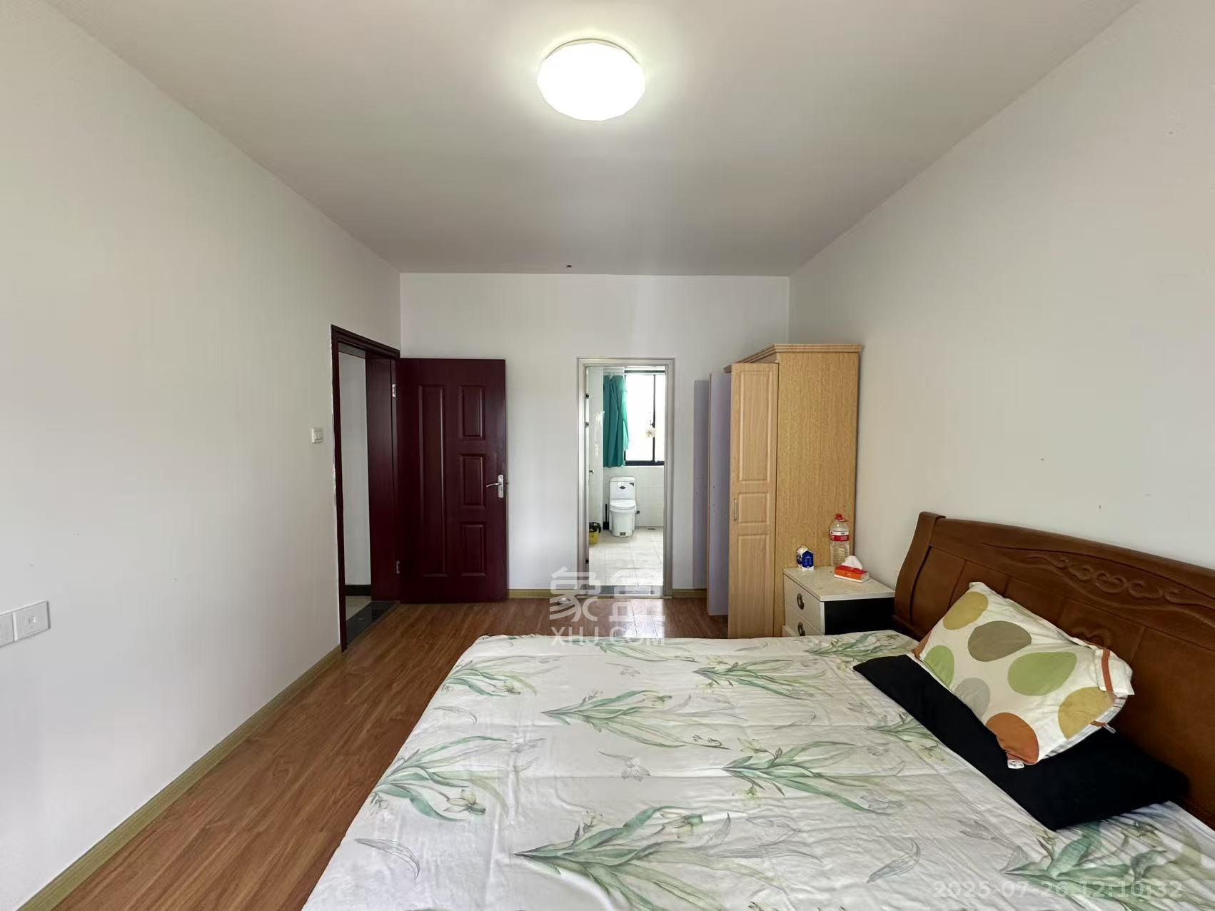 钱隆学府一、二期  4室2厅2卫    2400.0元/月 钱隆学府一、二期  4室2厅2卫    2400.0元/月室内图