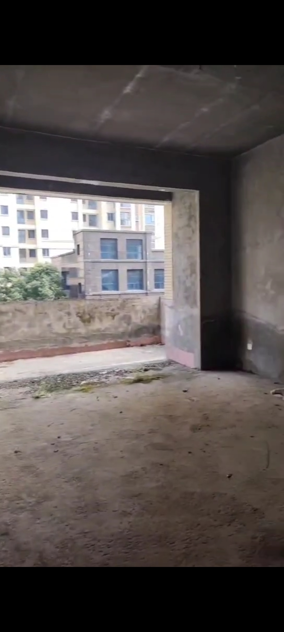 悦江山 5室2厅2卫 120.0万 悦江山 5室2厅2卫 120.0万客厅