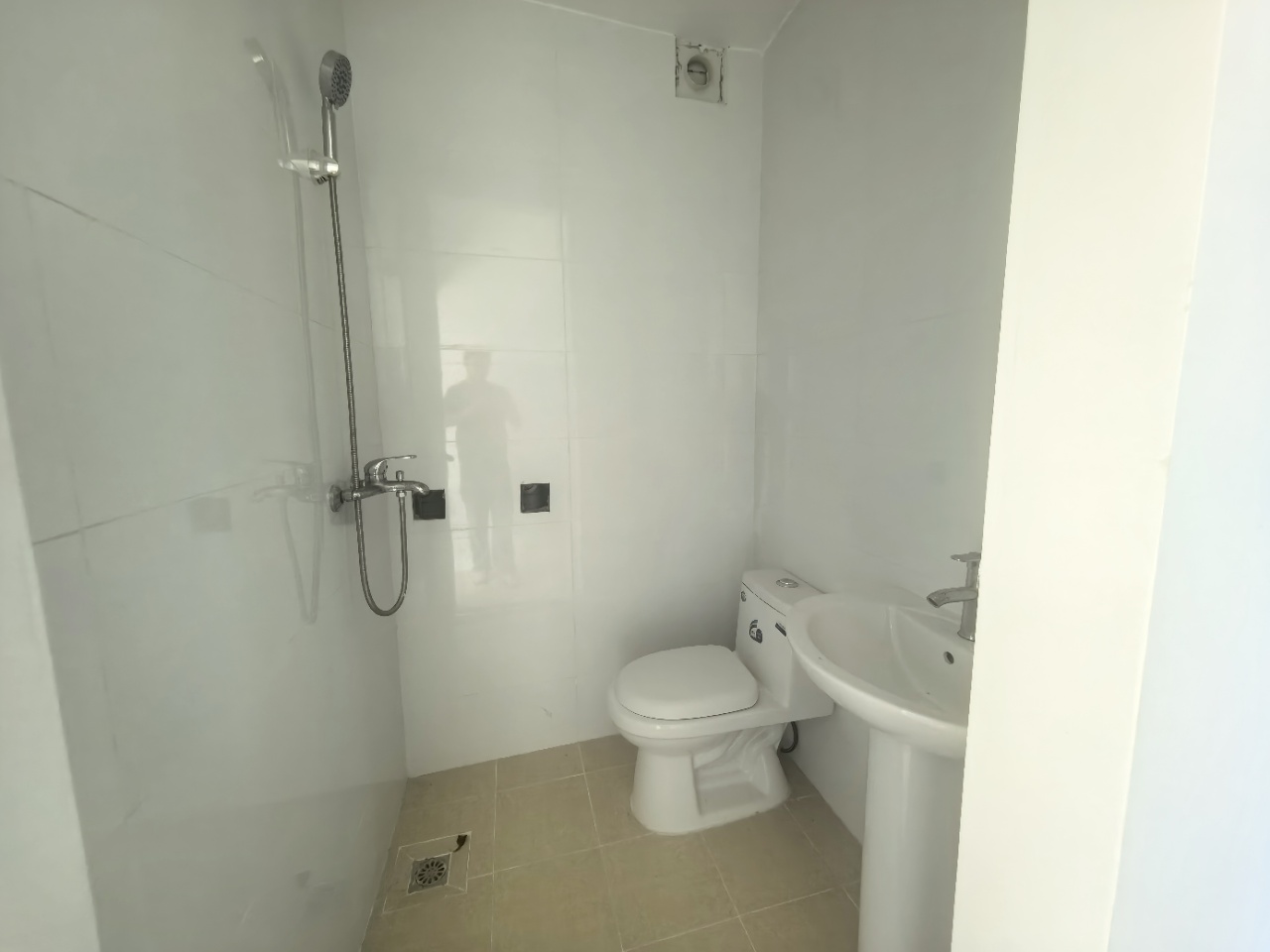 华盛御品 5室2厅3卫 300.0万 华盛御品 5室2厅3卫 300.0万室内图