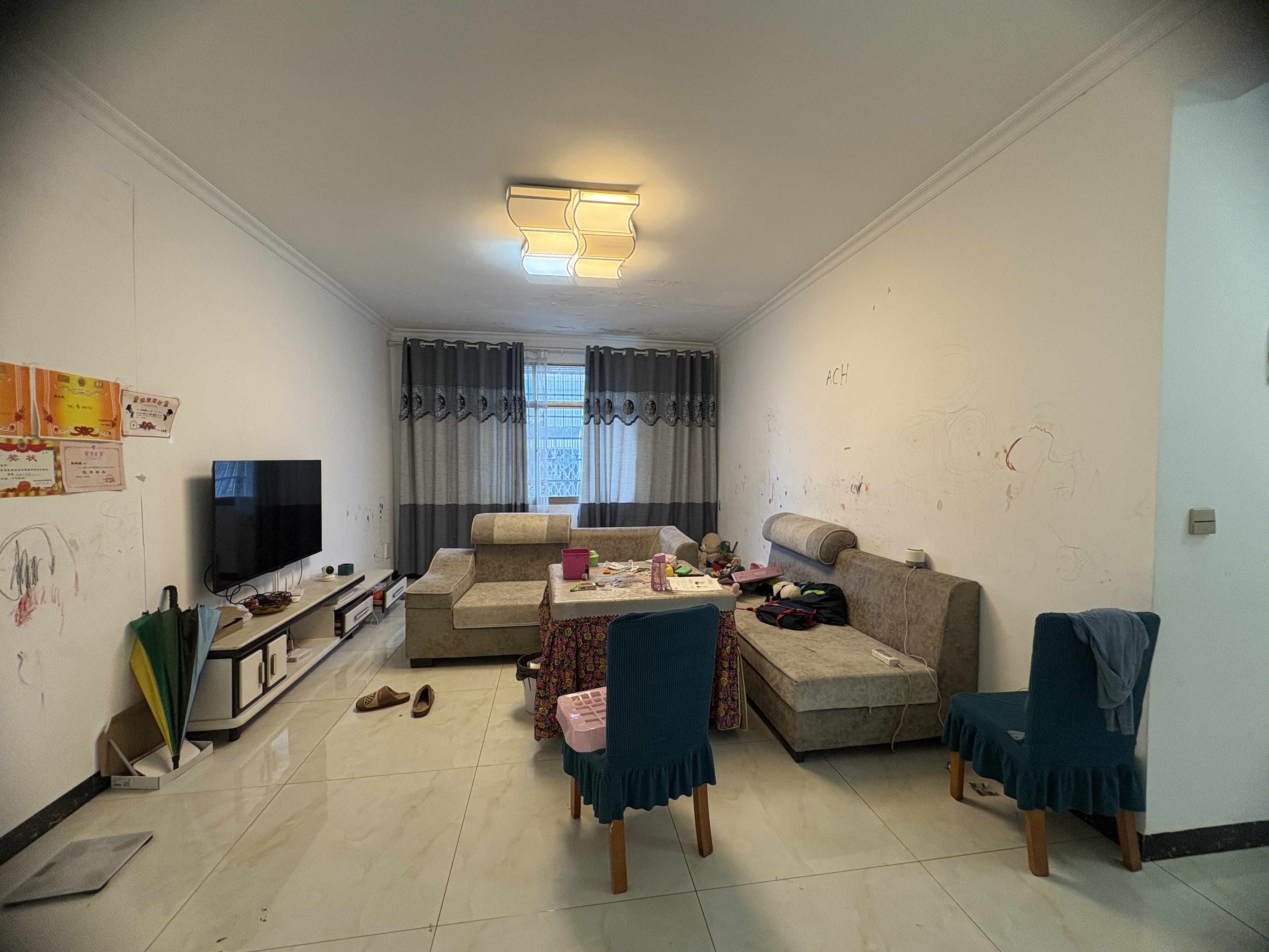 育财农贸市场（民营市场）  3室2厅1卫    38.0万