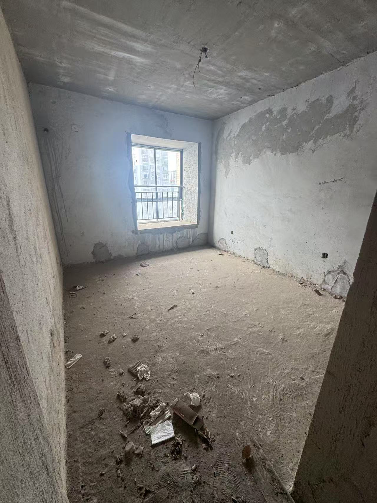 龙泰熙城 3室2厅2卫 39.80万 龙泰熙城 3室2厅2卫 39.80万客厅