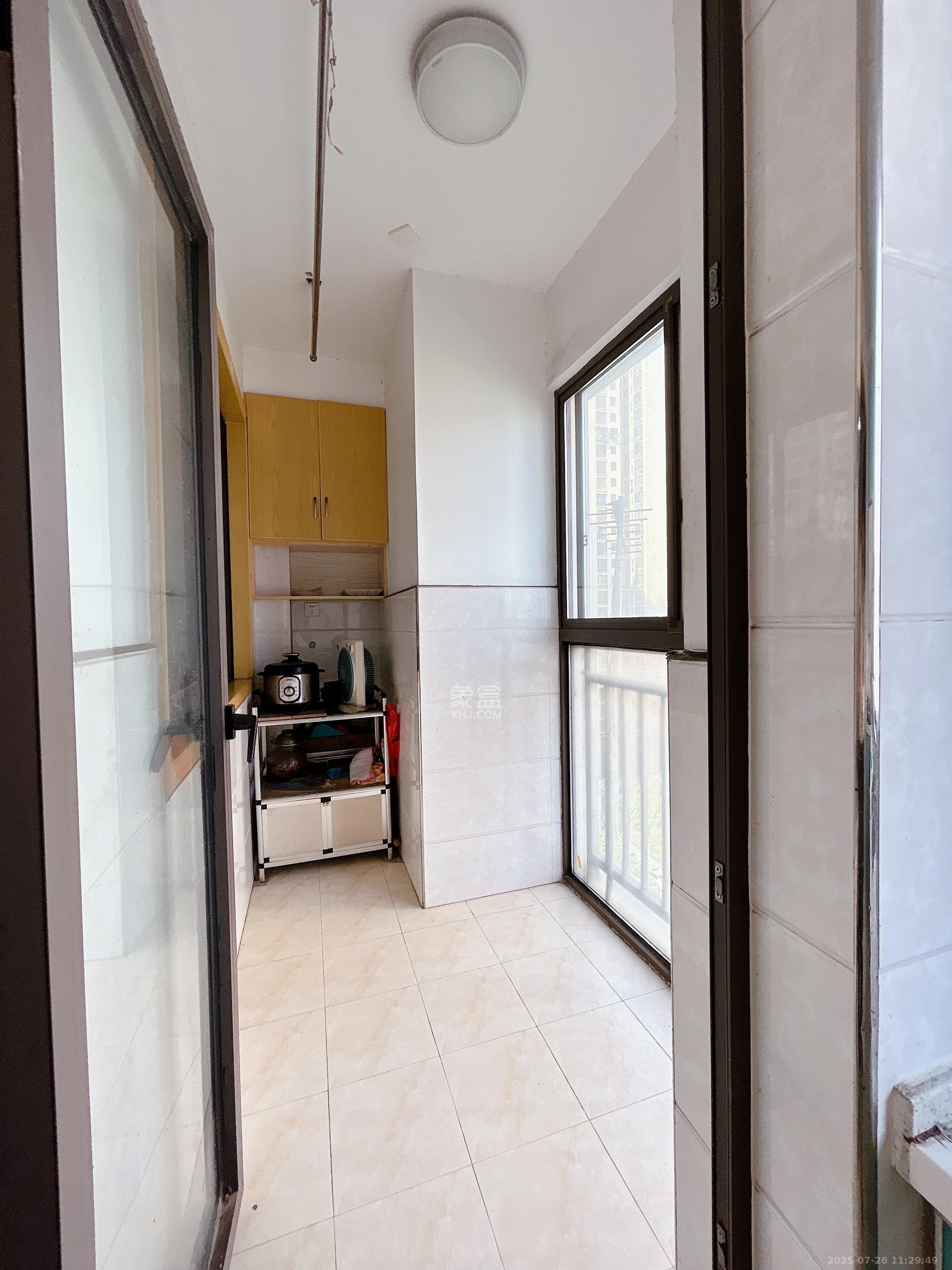 旭辉华庭  3室2厅2卫    1800.0元/月室内图