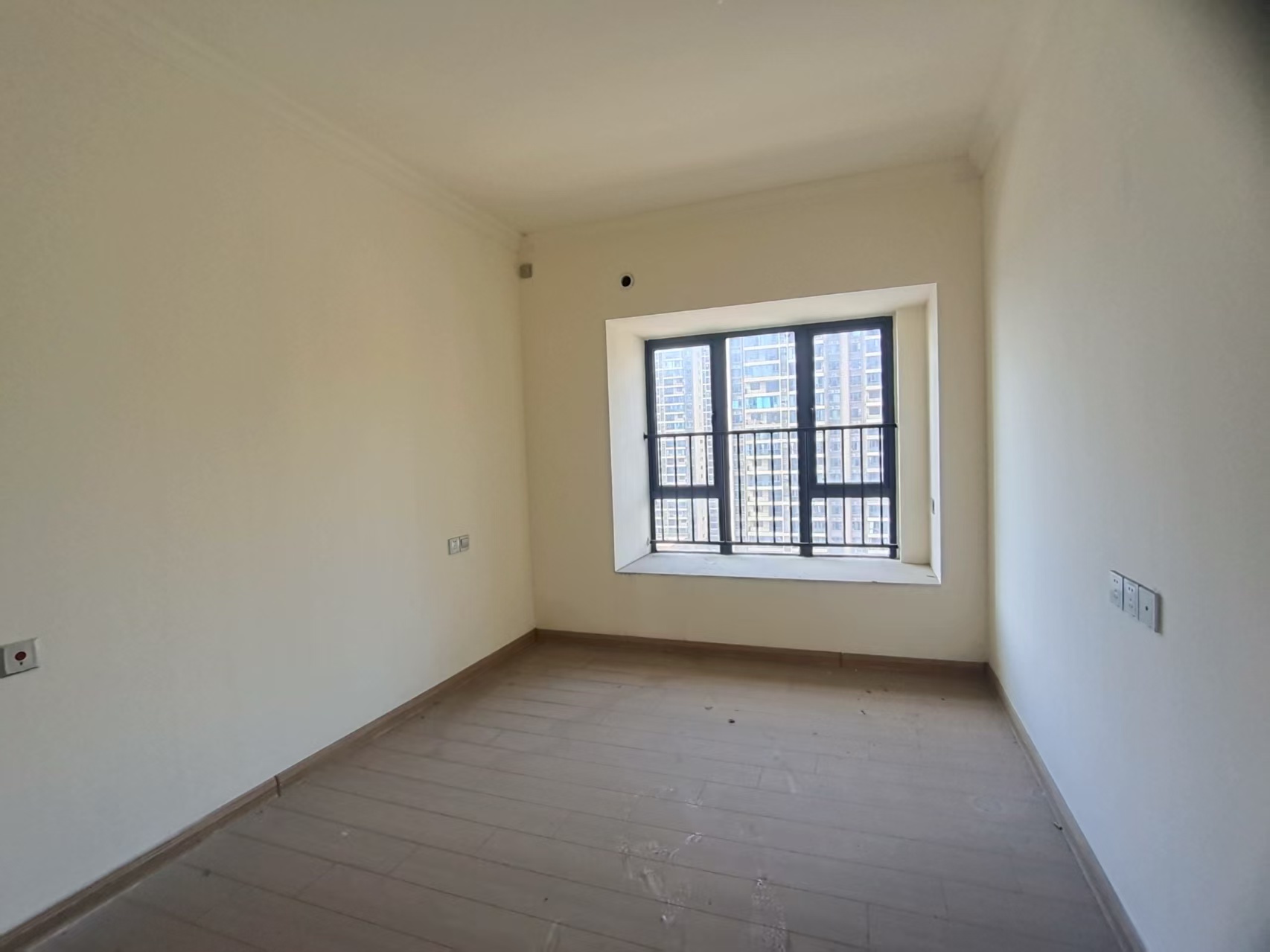 碧桂园梓山府 4室2厅2卫 1800.0元/月 碧桂园梓山府 4室2厅2卫 1800.0元/月室内图