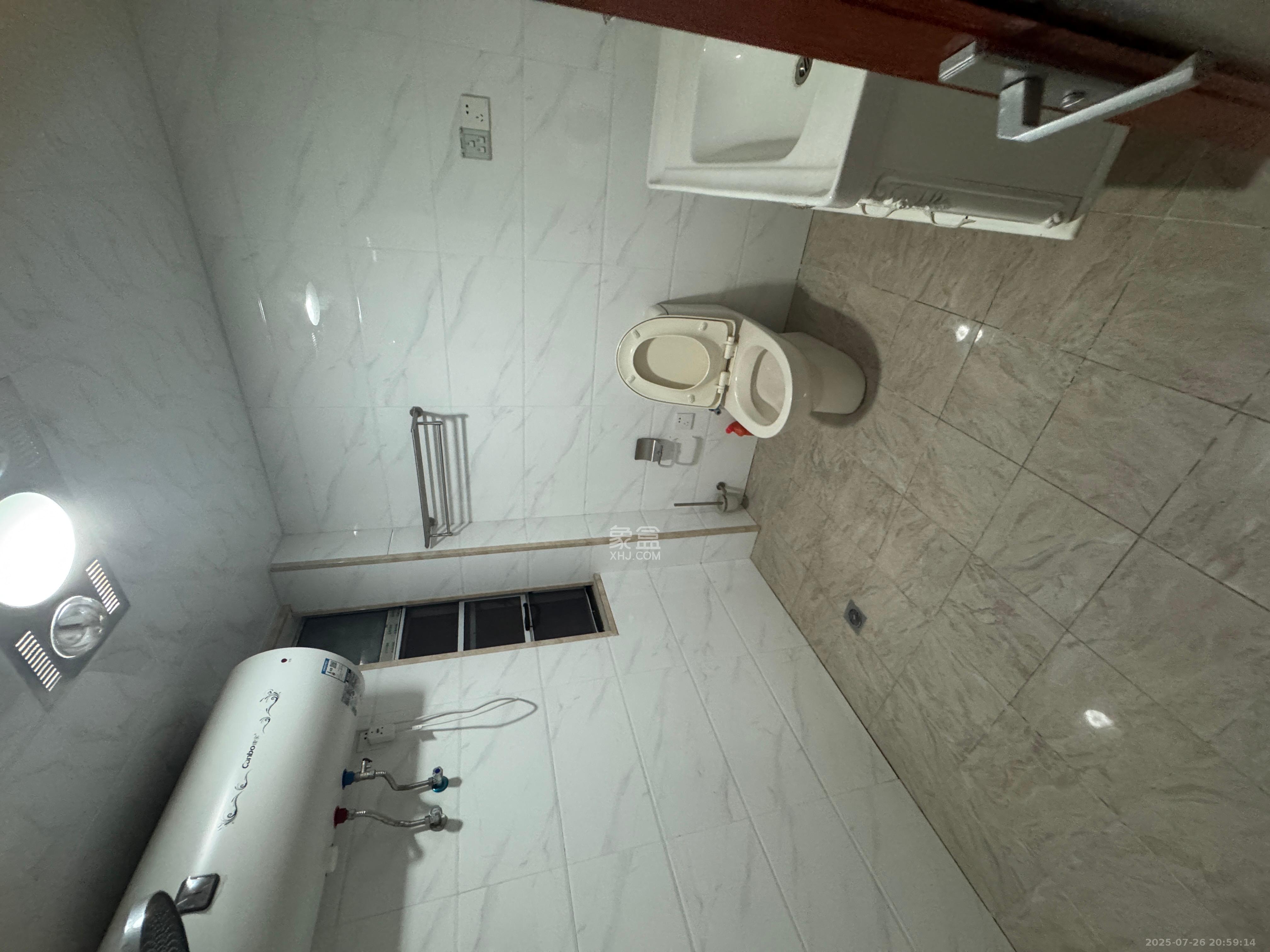 理工大学职工单位房青年汇  3室2厅2卫    2400.0元/月 理工大学职工单位房青年汇  3室2厅2卫    2400.0元/月室内图