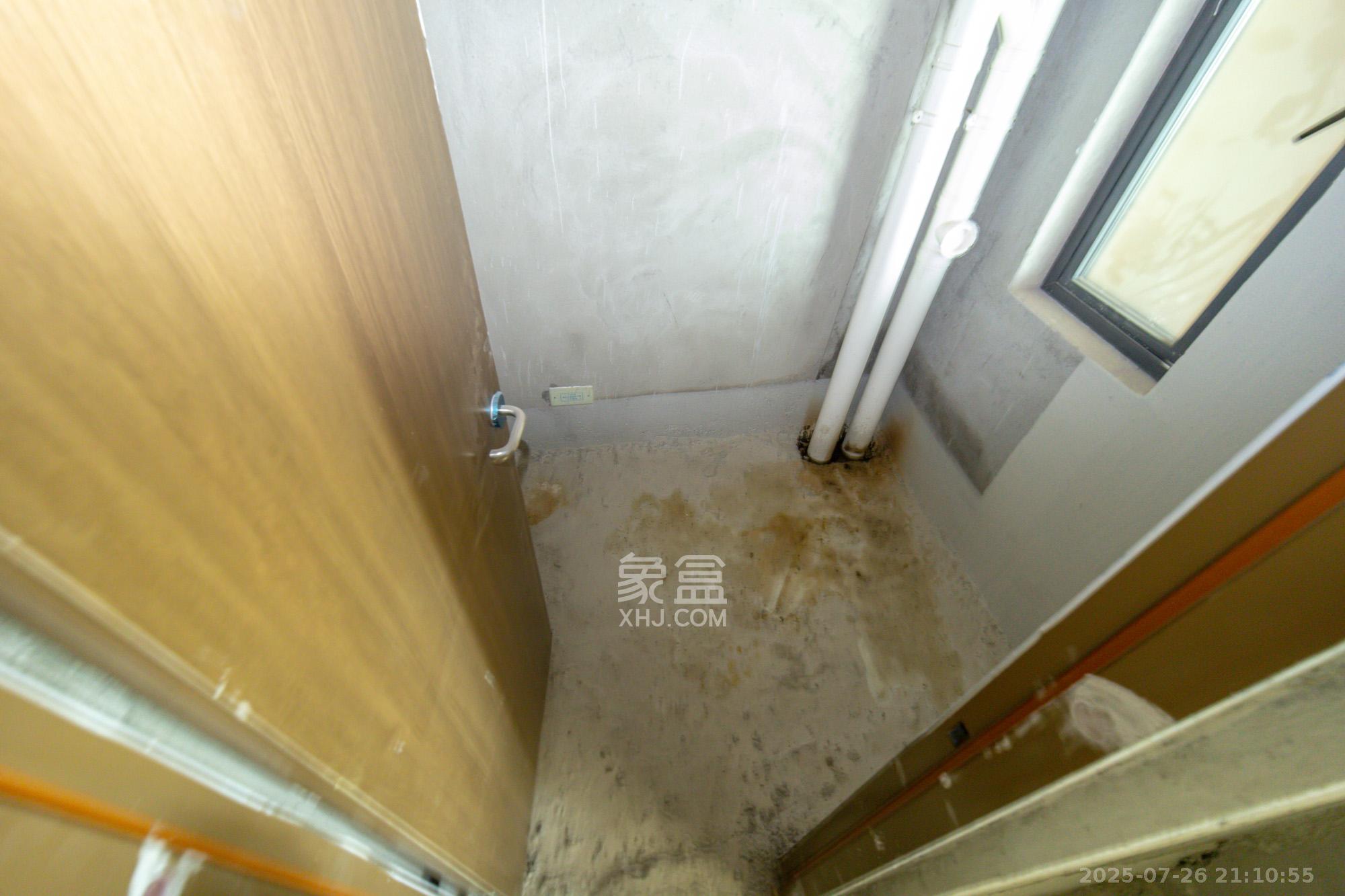 中梁正荣府  3室2厅2卫   84.80万卫生间
