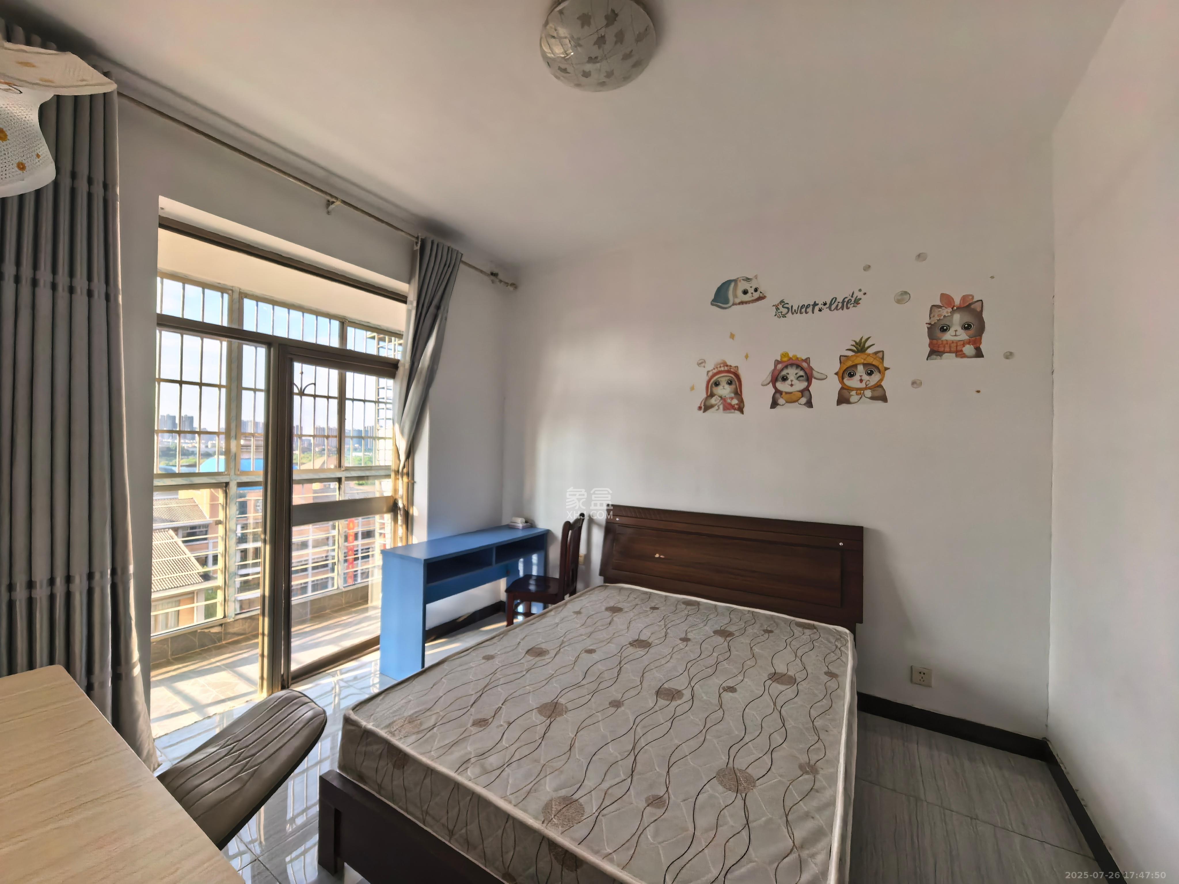 向阳湖安置小区 3室2厅2卫 2900.0元/月 向阳湖安置小区 3室2厅2卫 2900.0元/月室内图