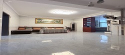 市农机局家属楼  4室2厅2卫   55.80万