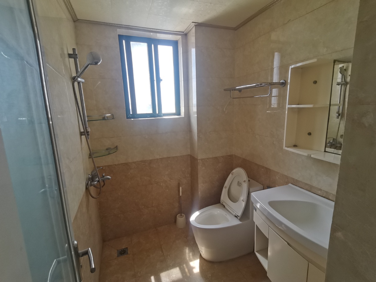 中景花园 2室2厅1卫 2400.0元/月 中景花园 2室2厅1卫 2400.0元/月室内图