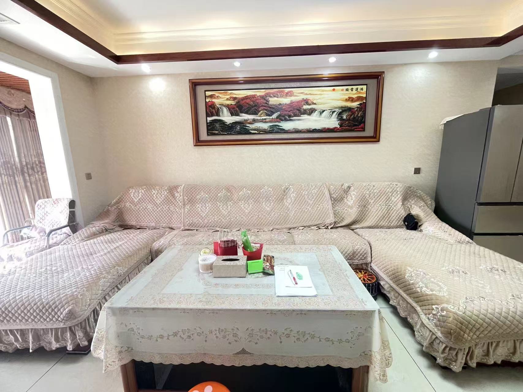 江山花苑  4室2厅2卫    2000.0元/月 江山花苑  4室2厅2卫    2000.0元/月室内图