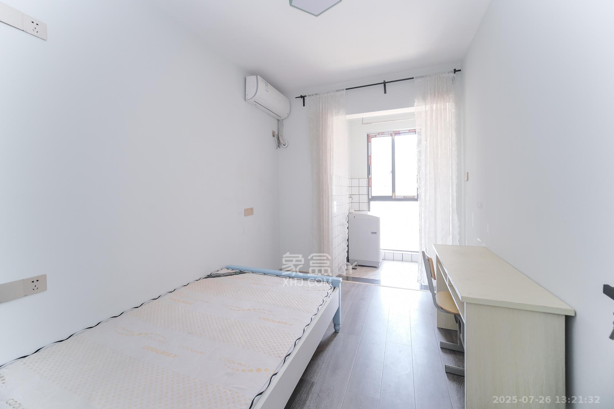 荣盛花语城  3室2厅1卫    68.0万卧室