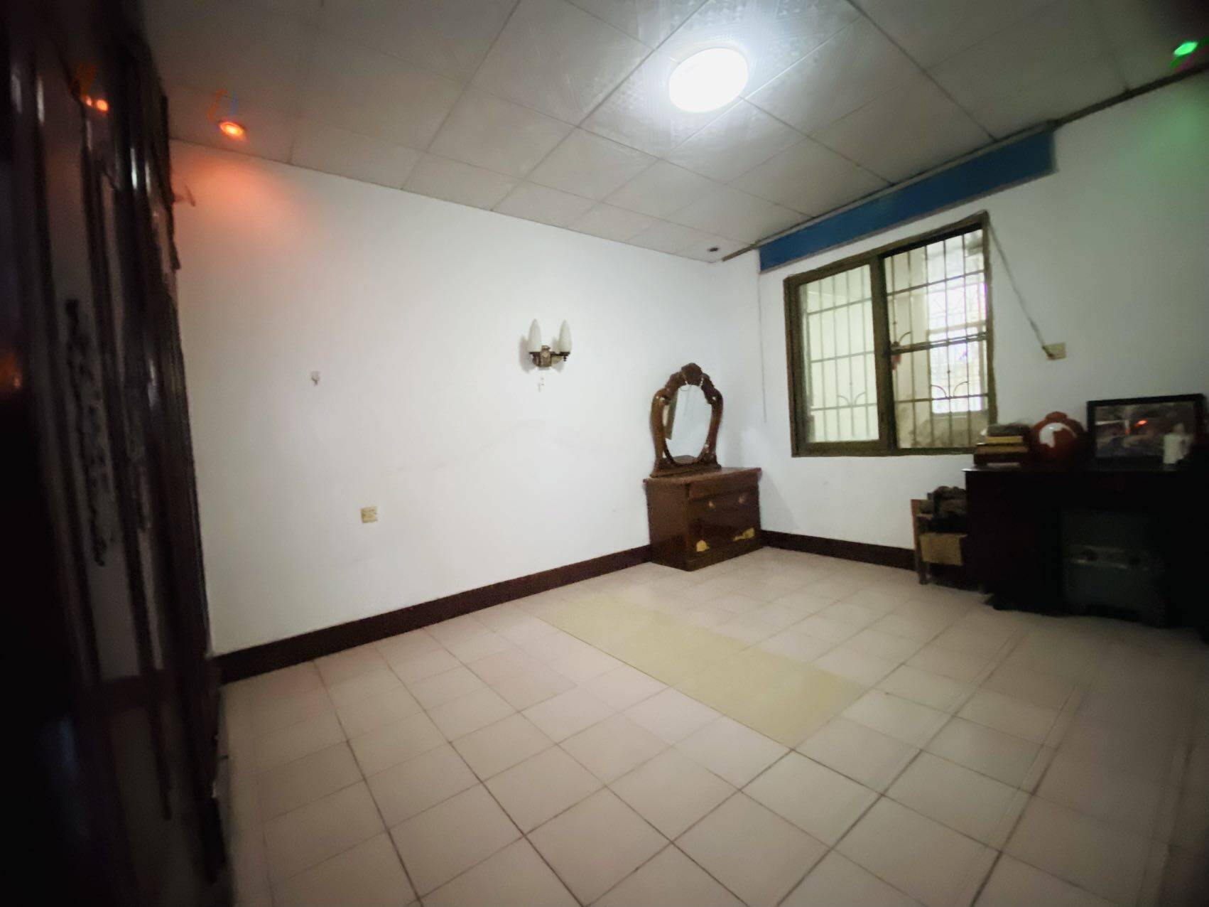 资阳区汽车路办事处三圣殿社区 2室2厅1卫 1200.0元/月 资阳区汽车路办事处三圣殿社区 2室2厅1卫 1200.0元/月室内图