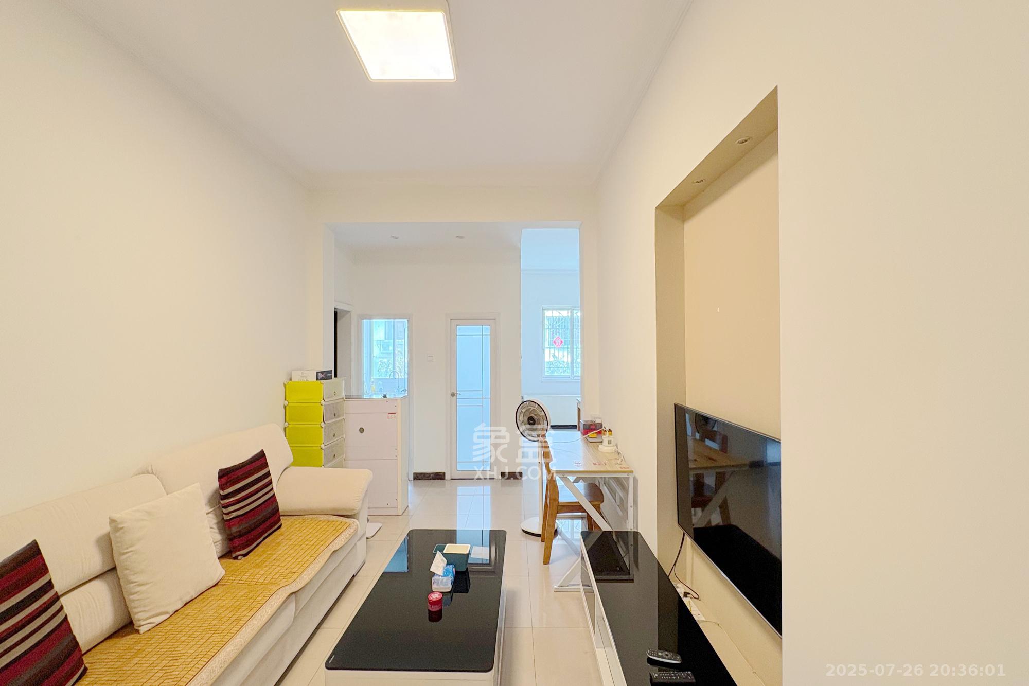 省公安厅  3室2厅1卫    129.8万客厅