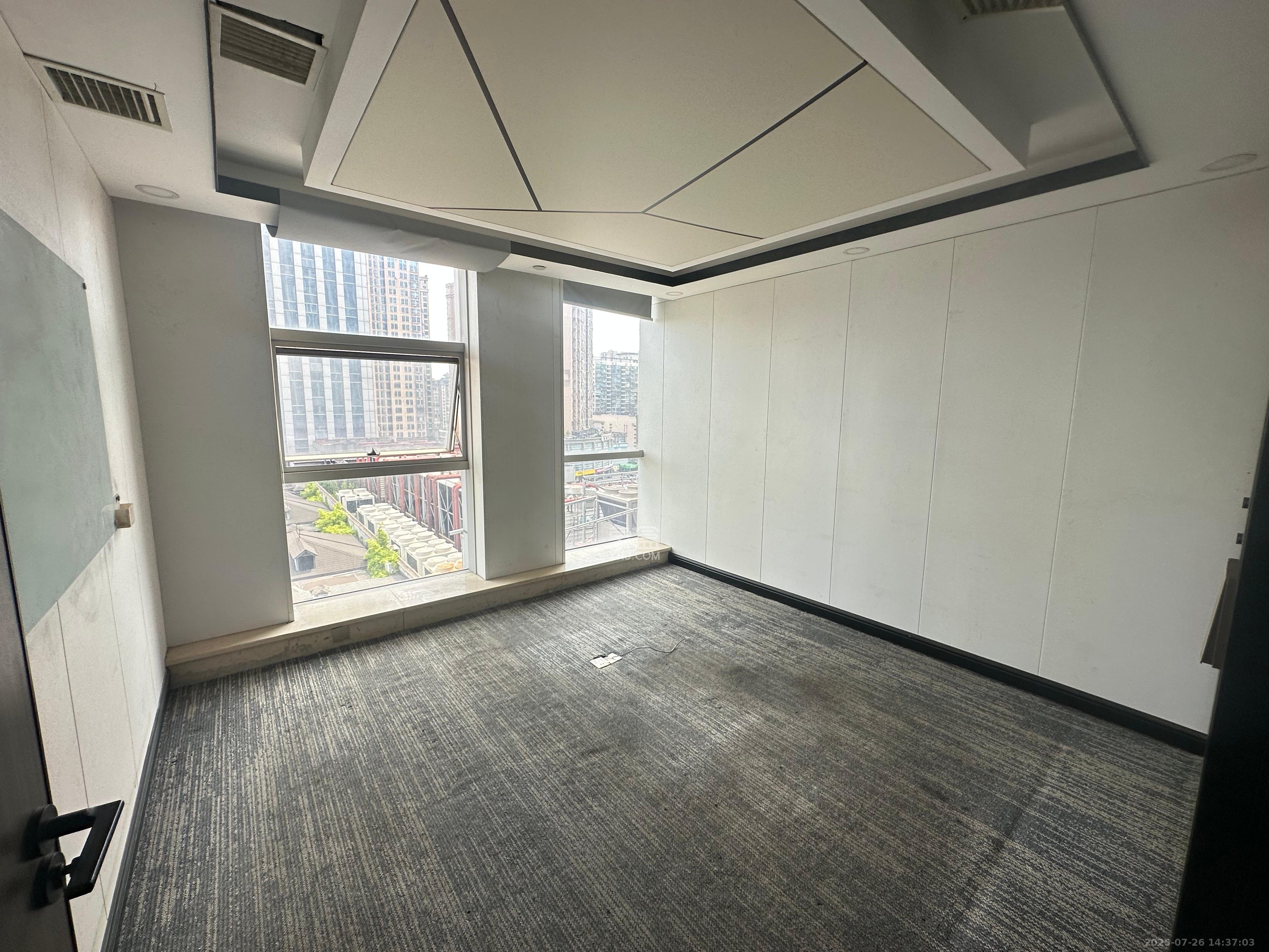 宇成朝阳广场 4室2厅0卫 7650.0元/月 宇成朝阳广场 4室2厅0卫 7650.0元/月室内图