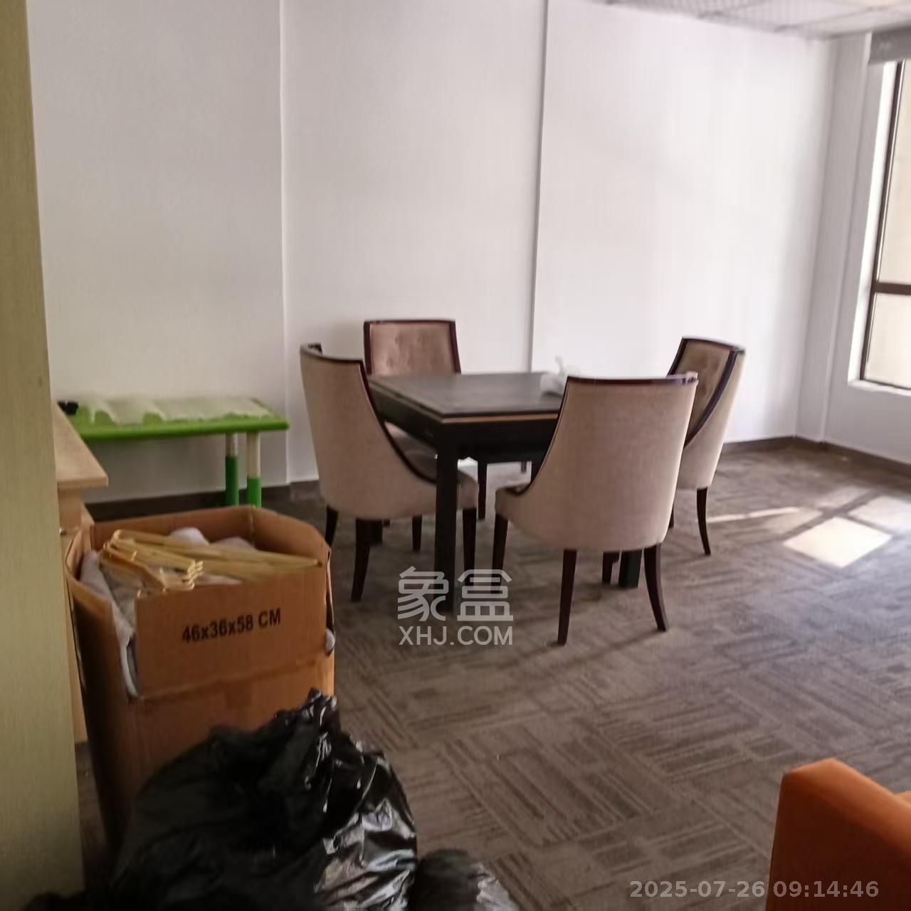 华润凤凰城三期   238.0㎡     3500.00元/月室内图