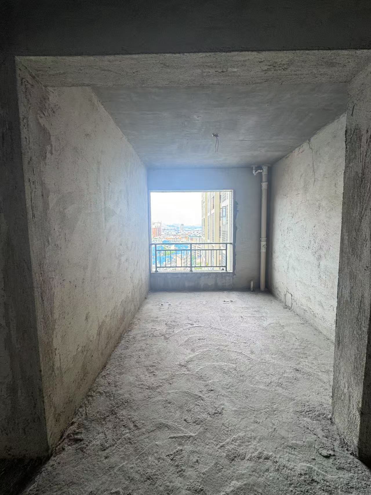 龙泰熙城 3室2厅2卫 39.80万 龙泰熙城 3室2厅2卫 39.80万客厅