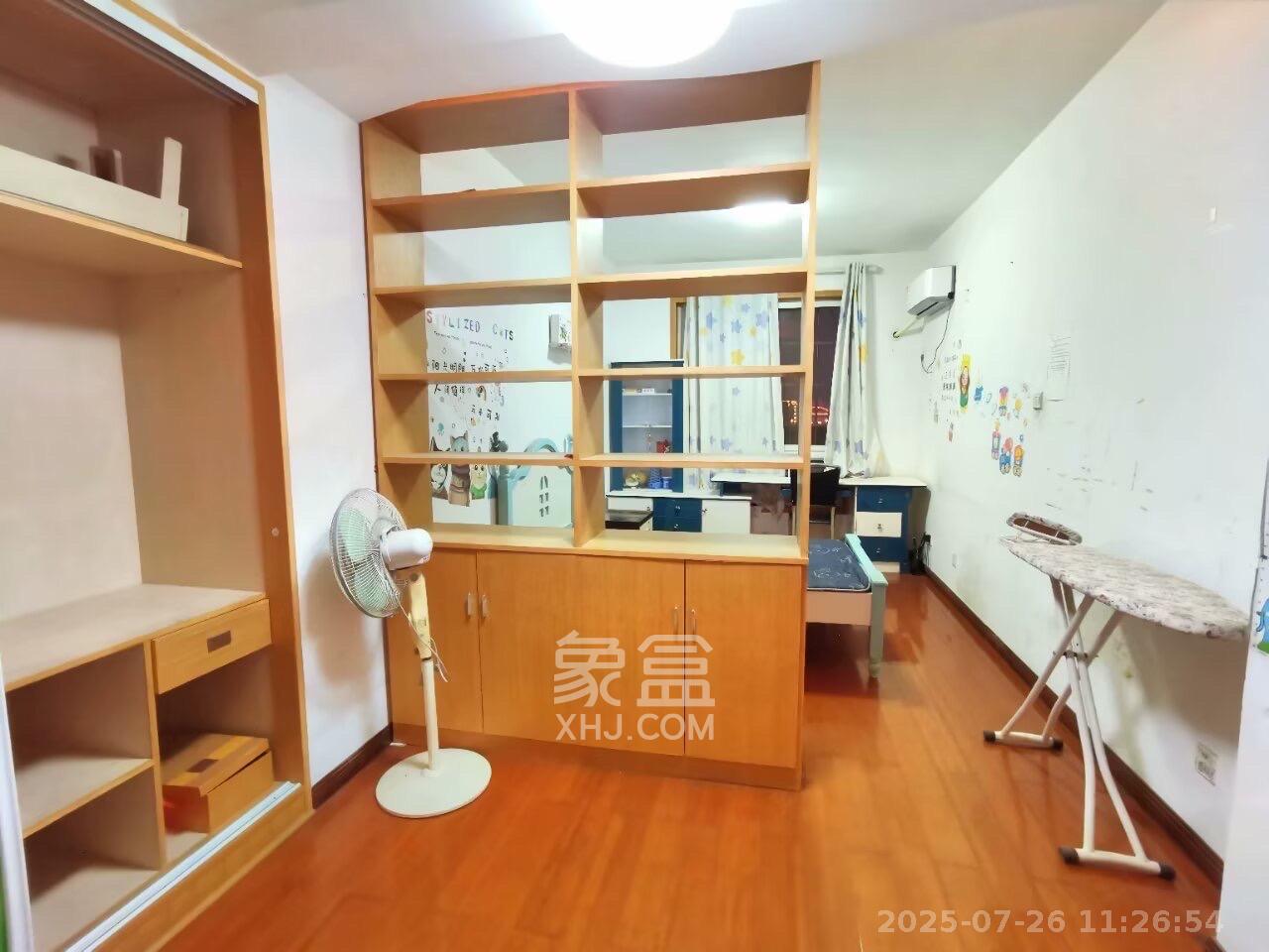 山语城一期  3室2厅2卫   2000.00元/月室内图
