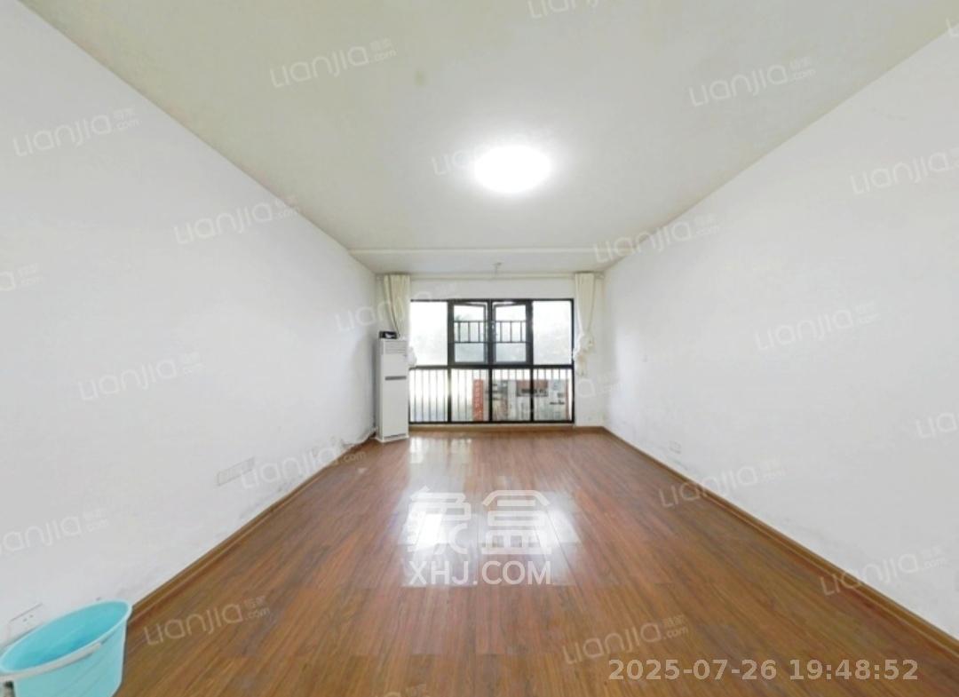 麓谷明珠  1室2厅1卫    2100.0元/月 麓谷明珠  1室2厅1卫    2100.0元/月室内图1