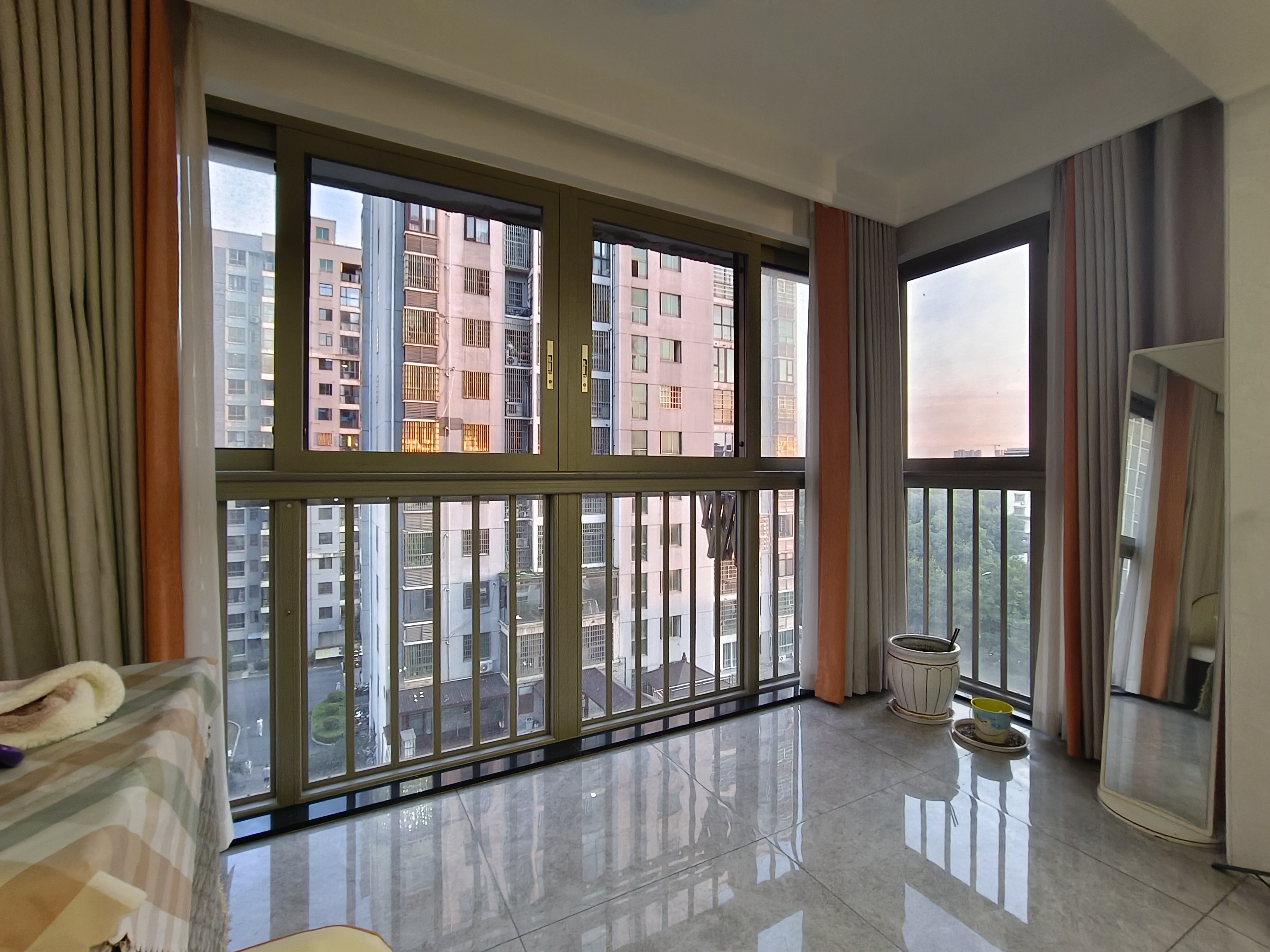 国色天香 3室2厅2卫 103.8万 国色天香 3室2厅2卫 103.8万客厅