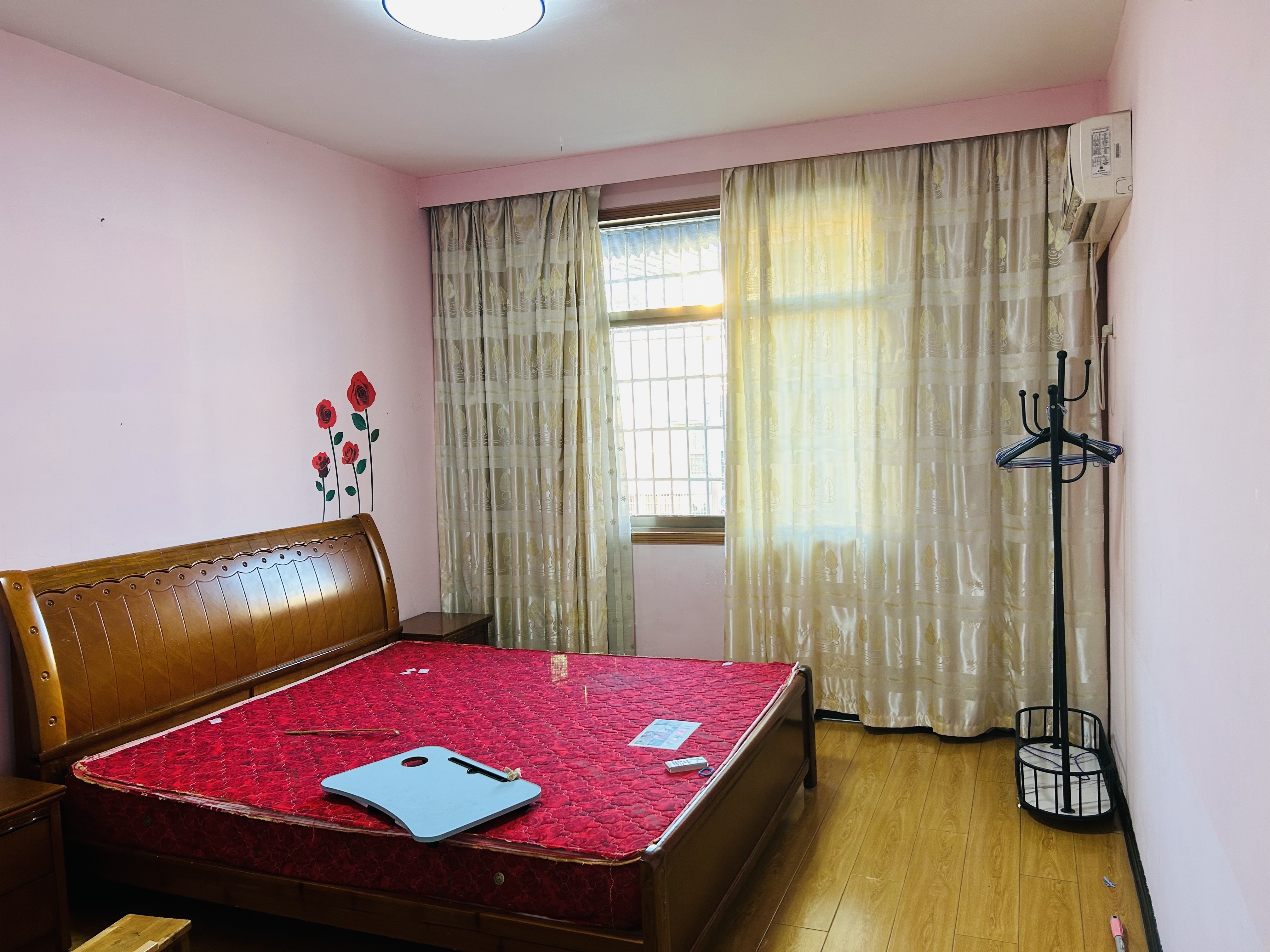 颐乐新村北苑 3室2厅2卫 1500.0元/月 颐乐新村北苑 3室2厅2卫 1500.0元/月室内图