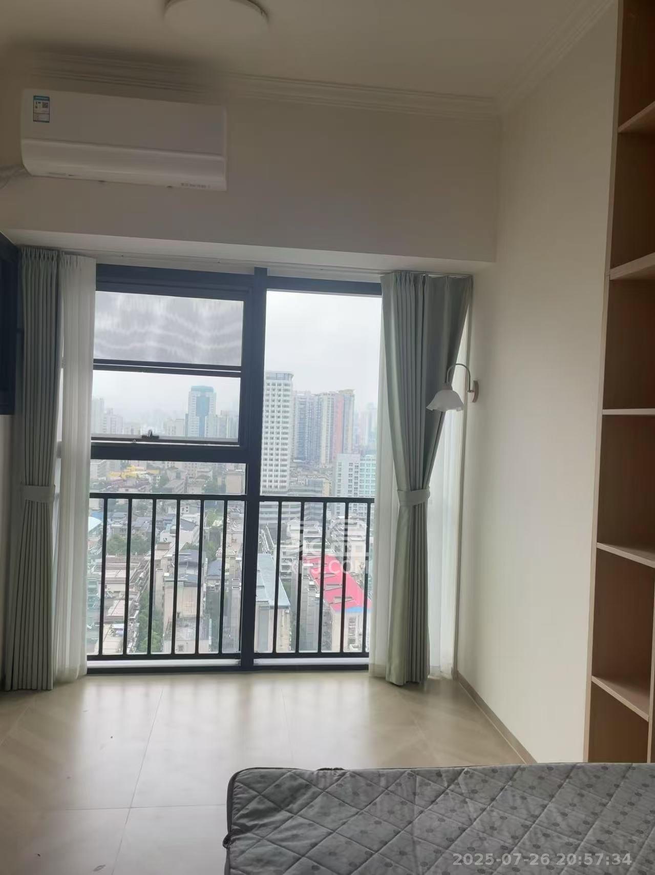 华润置地中心 1室0厅0卫 2500.0元/月 华润置地中心 1室0厅0卫 2500.0元/月室内图