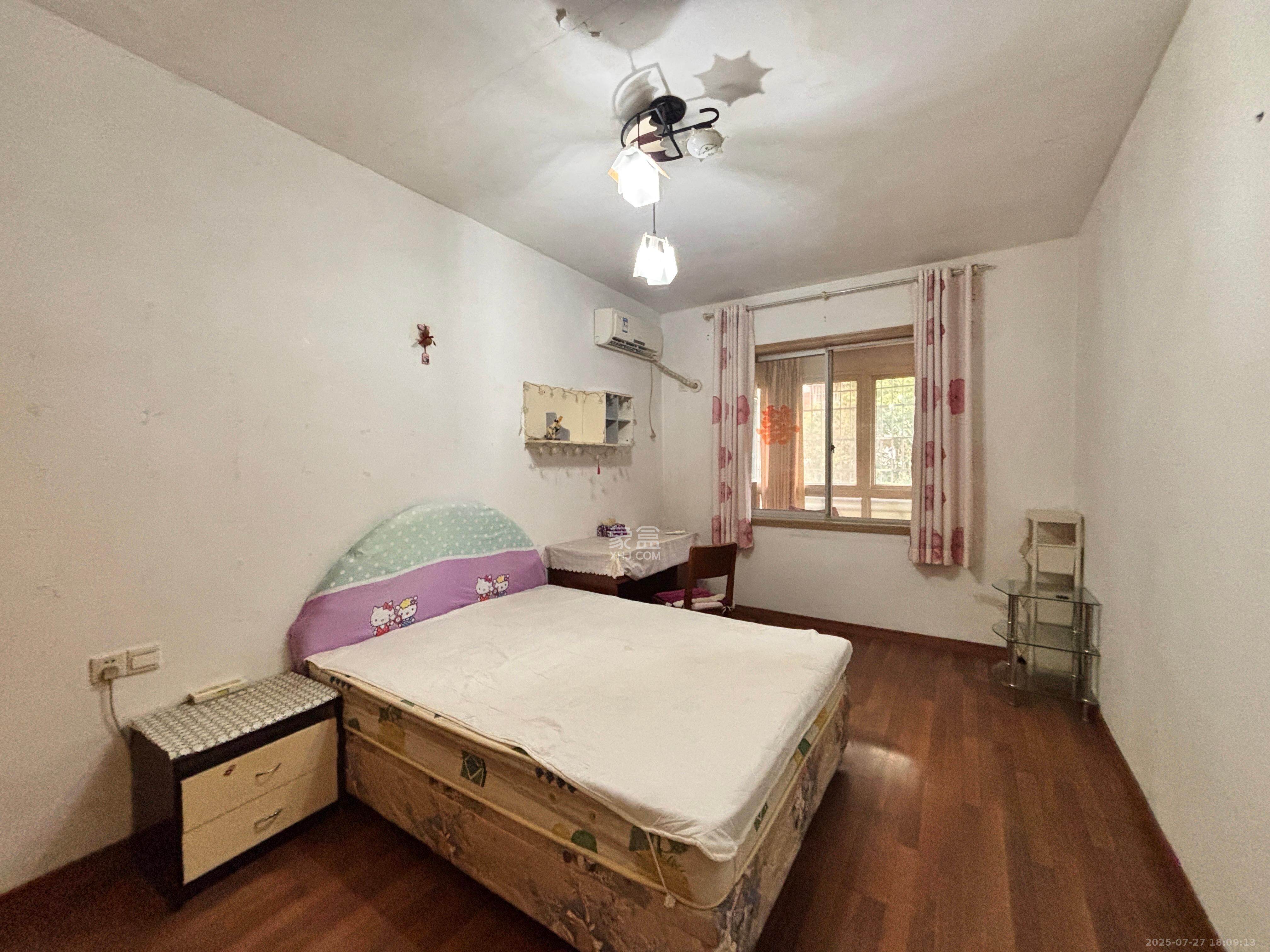 大众传媒教师公寓 3室2厅2卫 1800.0元/月 大众传媒教师公寓 3室2厅2卫 1800.0元/月室内图