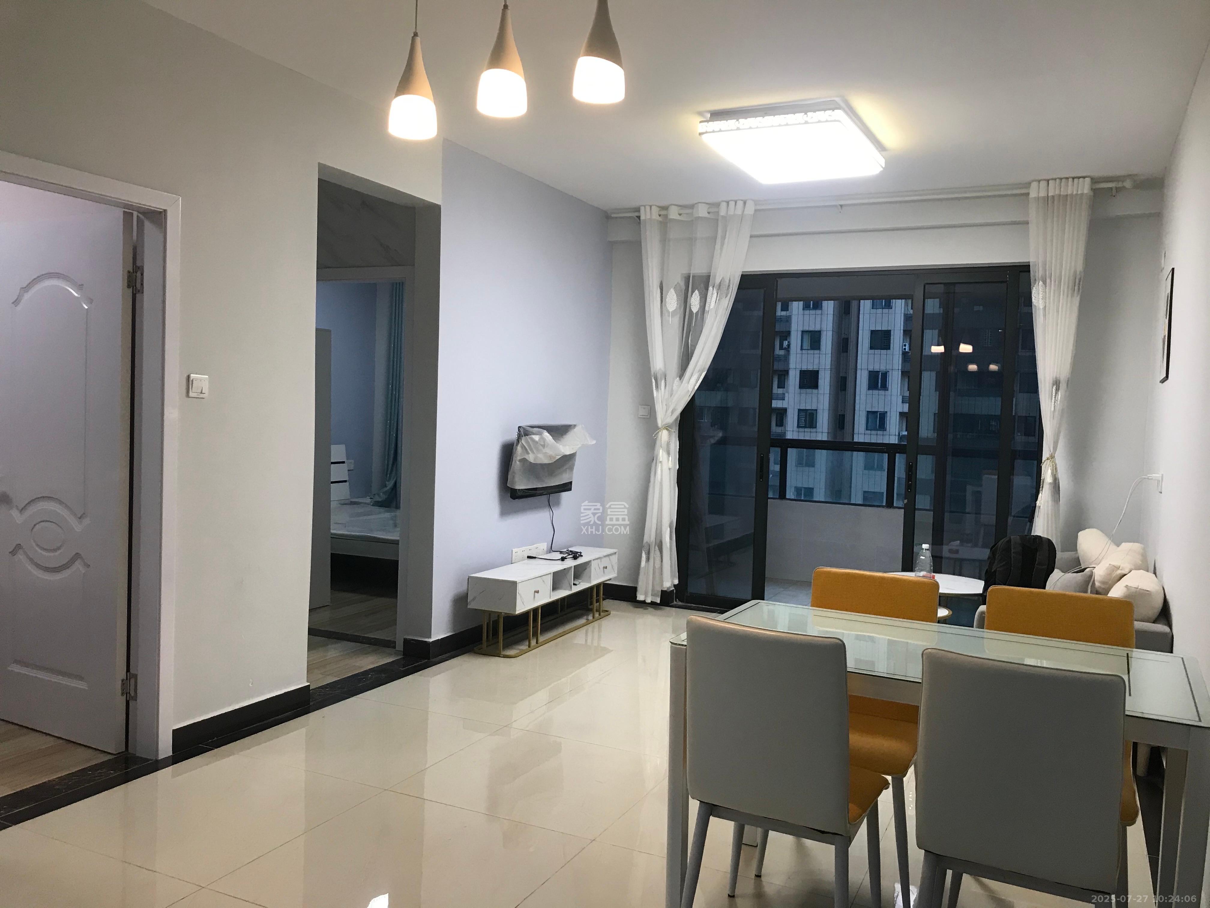 长房云时代  3室2厅1卫    2500.0元/月