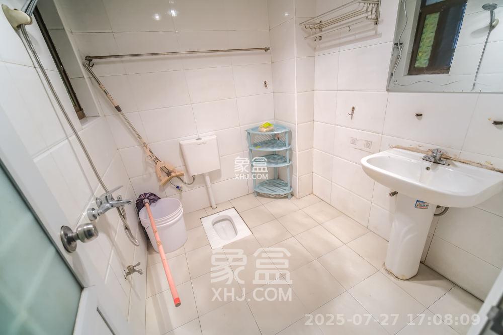 四季星城  3室2厅1卫    1650.0元/月室内图