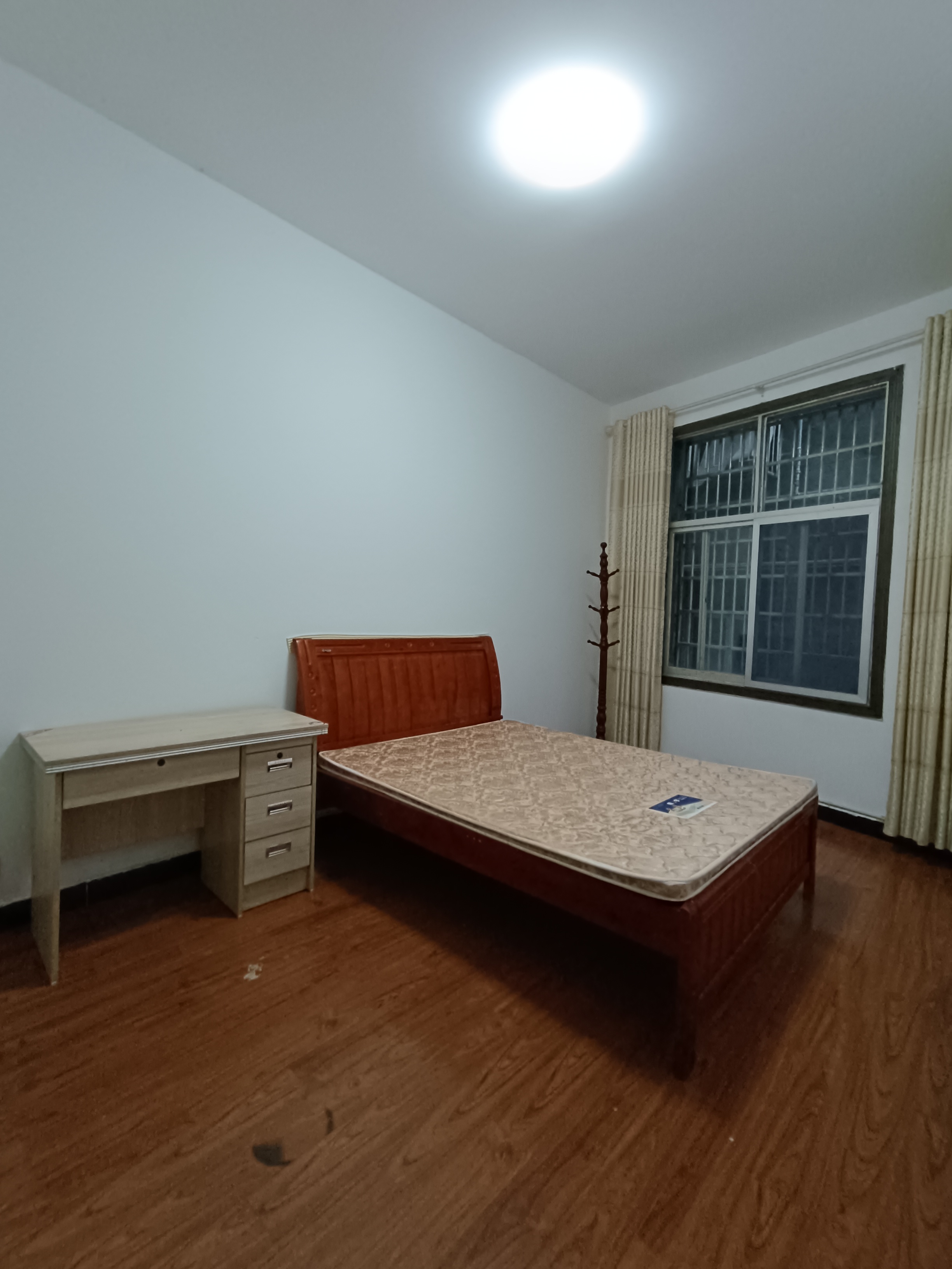 市中心散盘 1室1厅1卫 600.0元/月 市中心散盘 1室1厅1卫 600.0元/月室内图