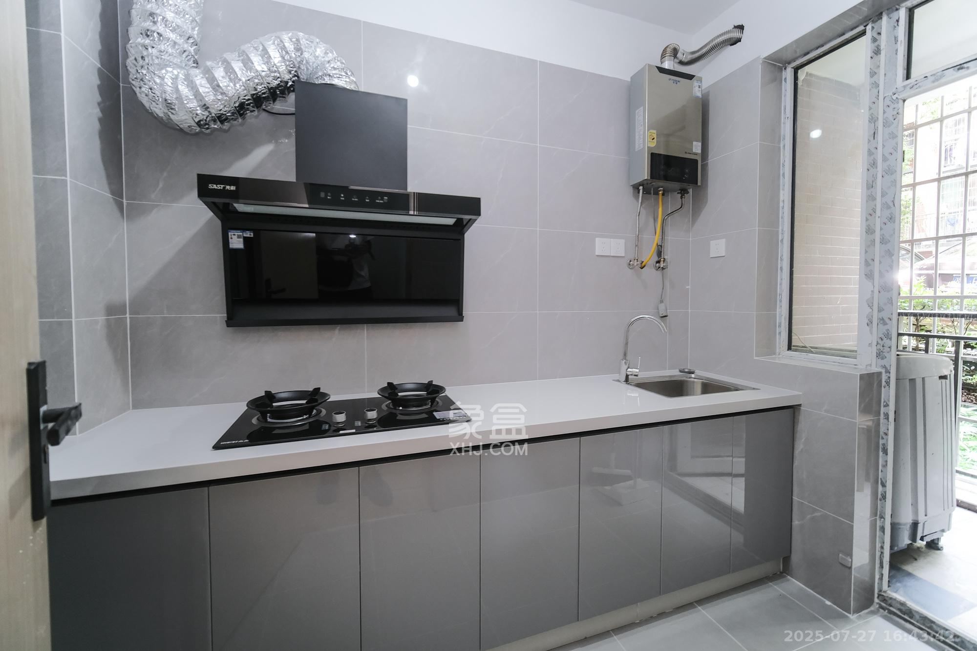 山水湾  3室2厅1卫    57.8万厨房