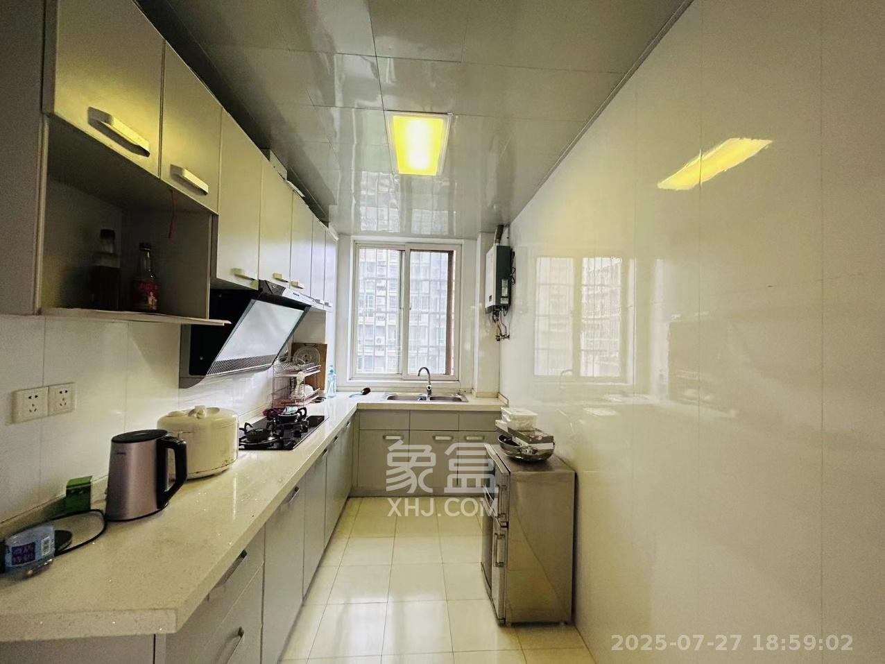 万事佳景园  3室2厅2卫   2200.00元/月室内图