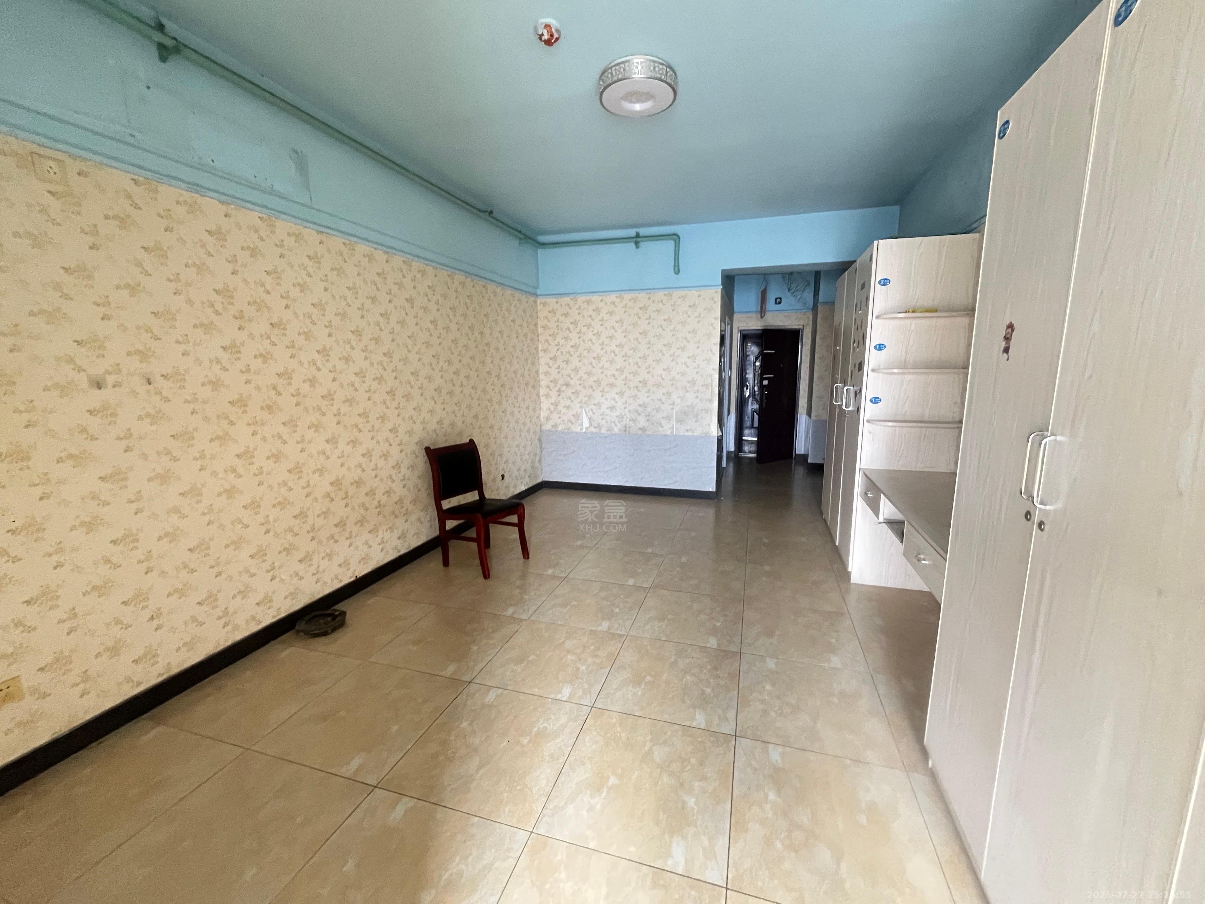 明峰银座  1室0厅0卫    800.0元/月 明峰银座  1室0厅0卫    800.0元/月