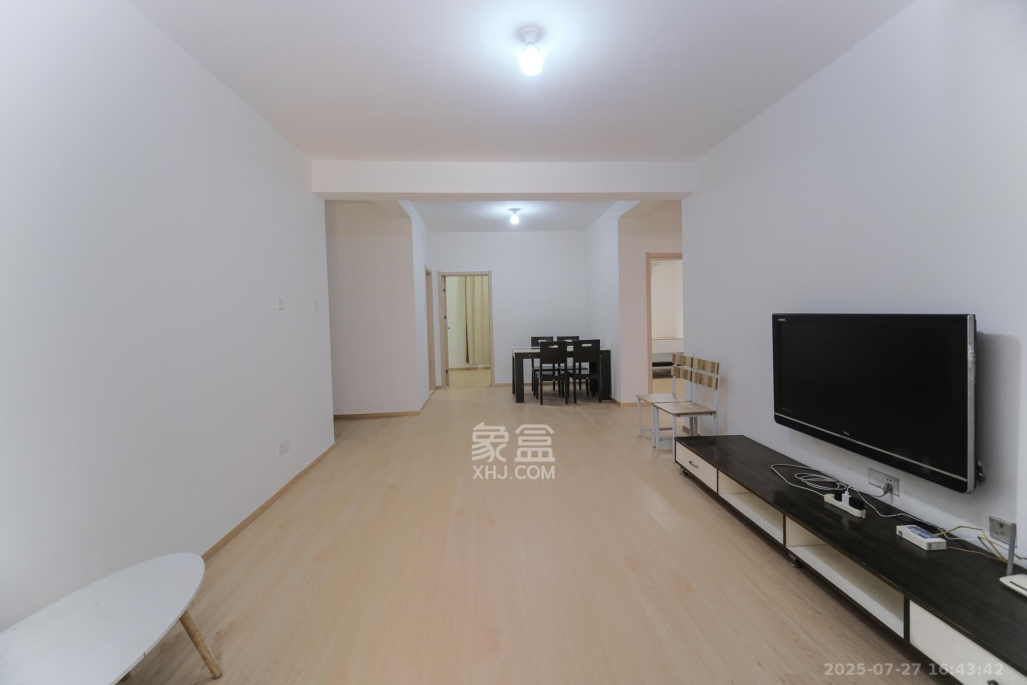 山水湾  3室2厅1卫    57.8万客厅