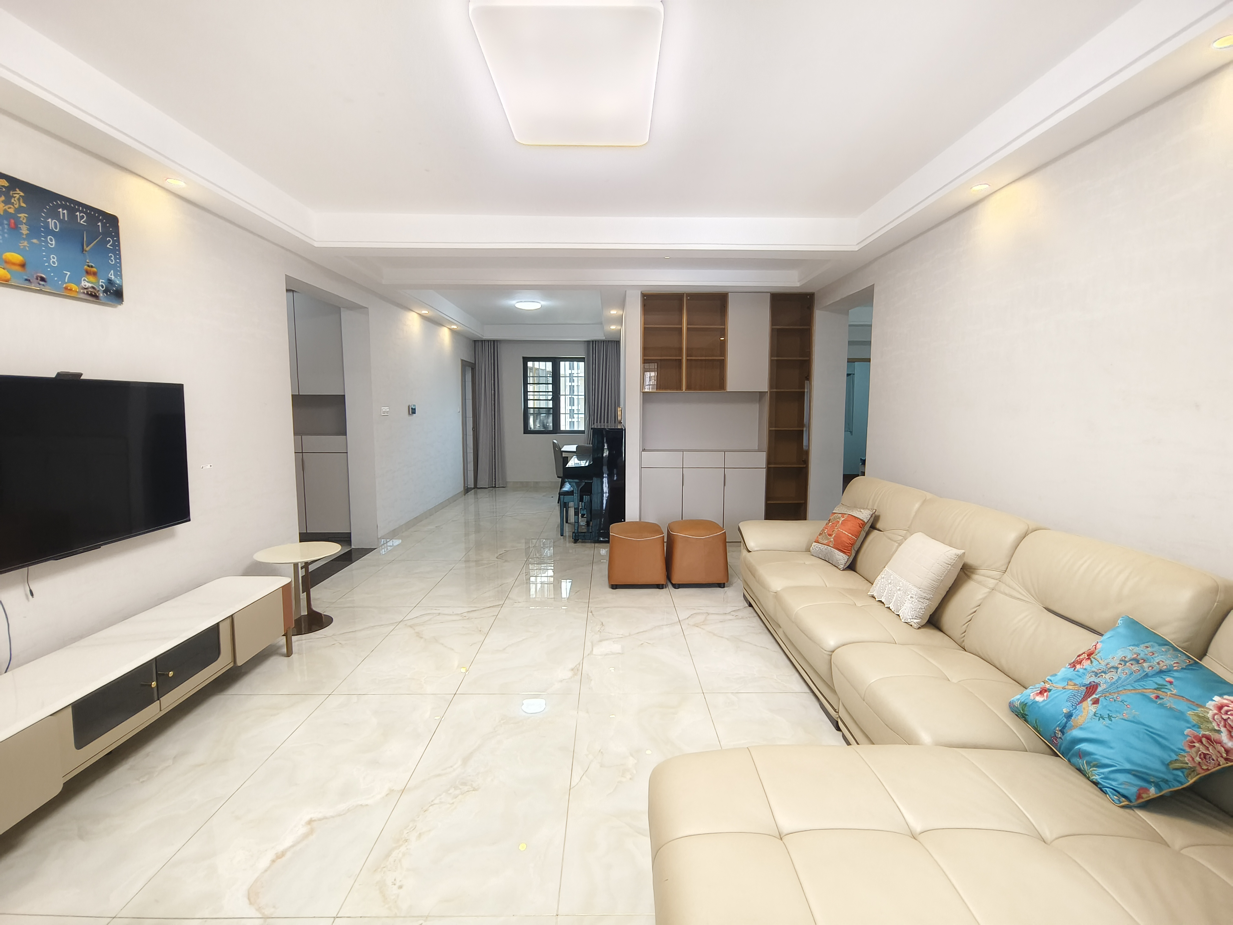 国兴城(B区) 4室2厅2卫 6800.0元/月 国兴城(B区) 4室2厅2卫 6800.0元/月室内图