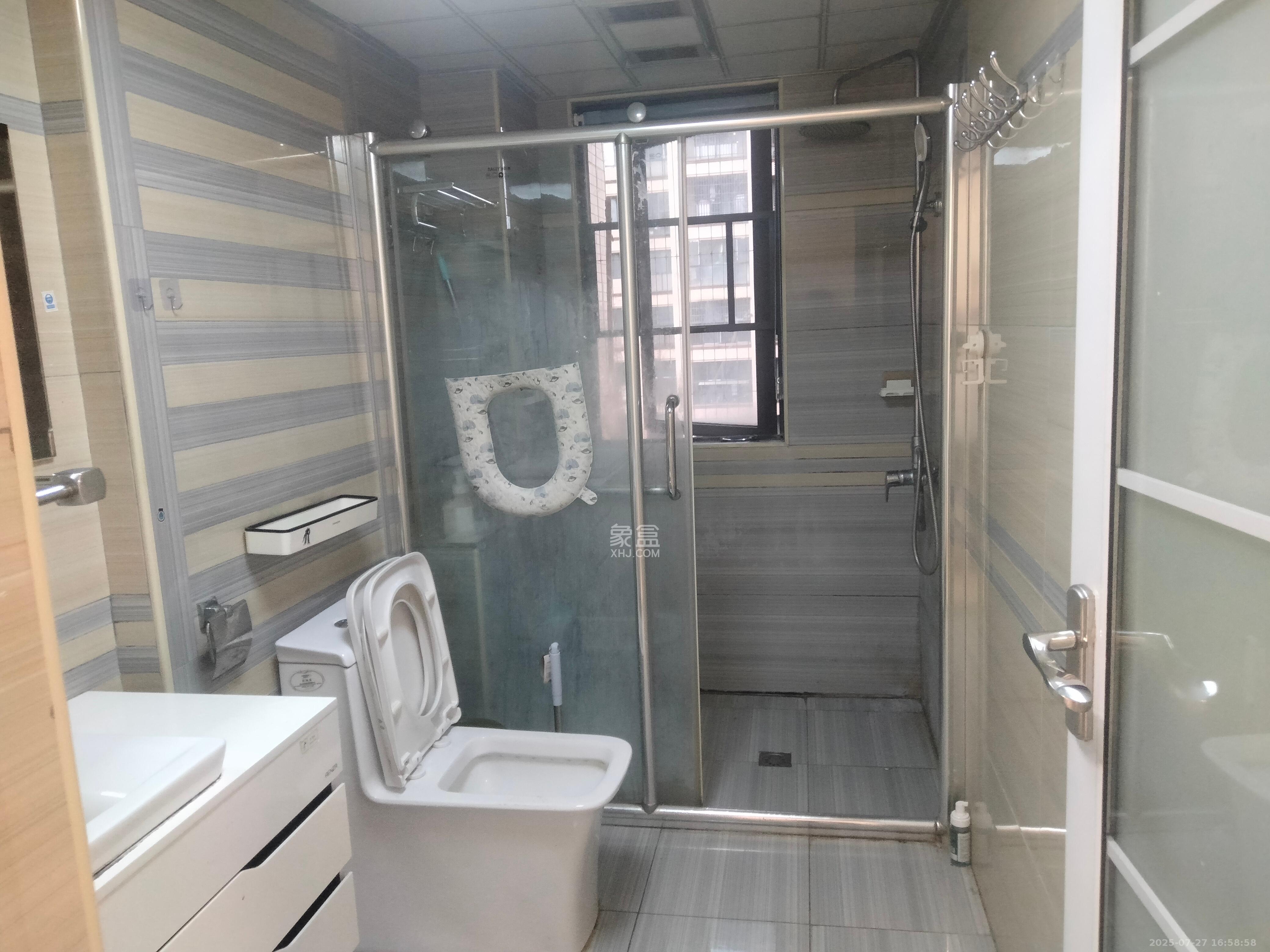 中建芙蓉嘉苑 3室2厅1卫 2200.0元/月 中建芙蓉嘉苑 3室2厅1卫 2200.0元/月室内图