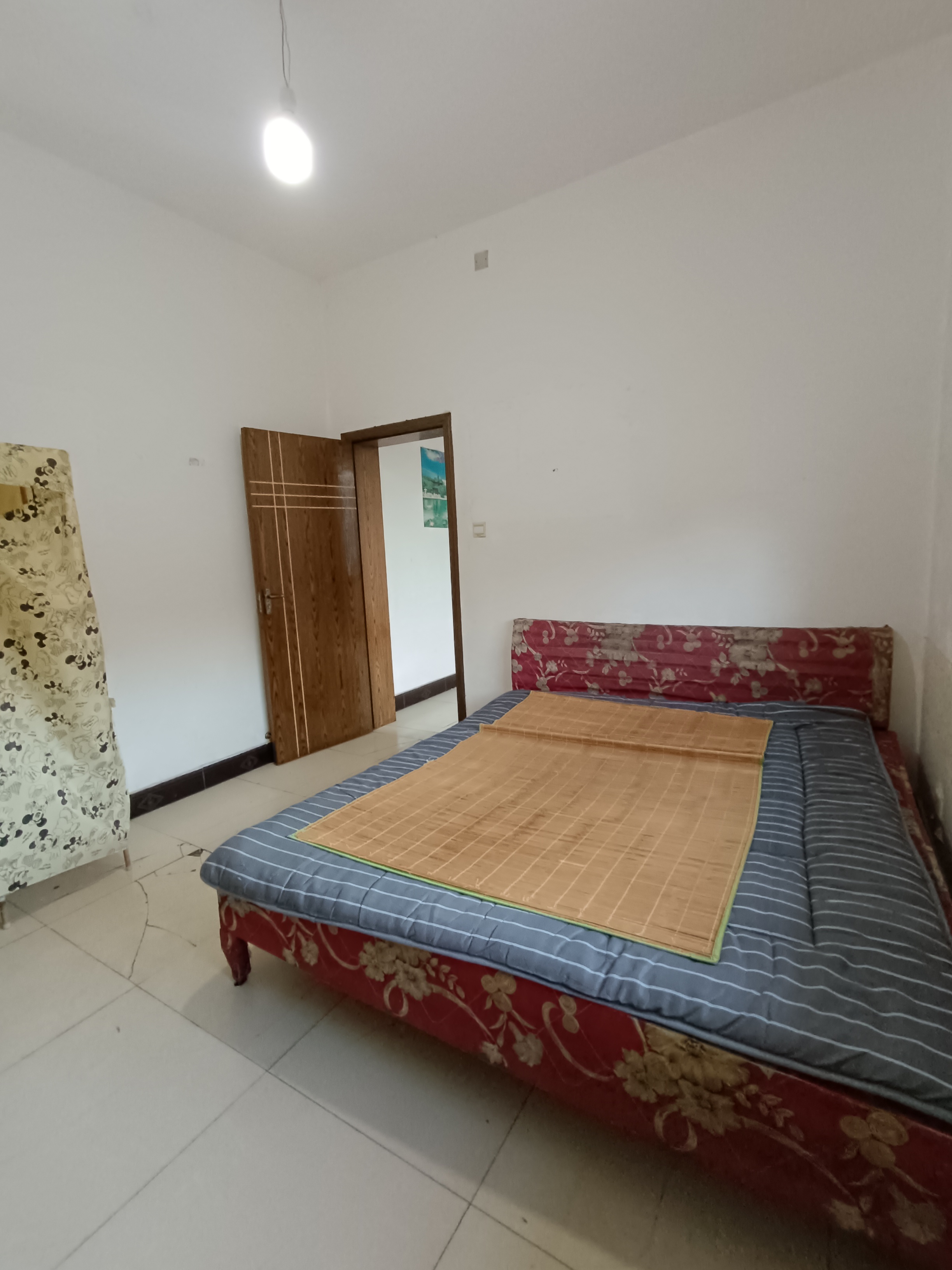 市中心散盘 1室1厅1卫 600.0元/月 市中心散盘 1室1厅1卫 600.0元/月室内图