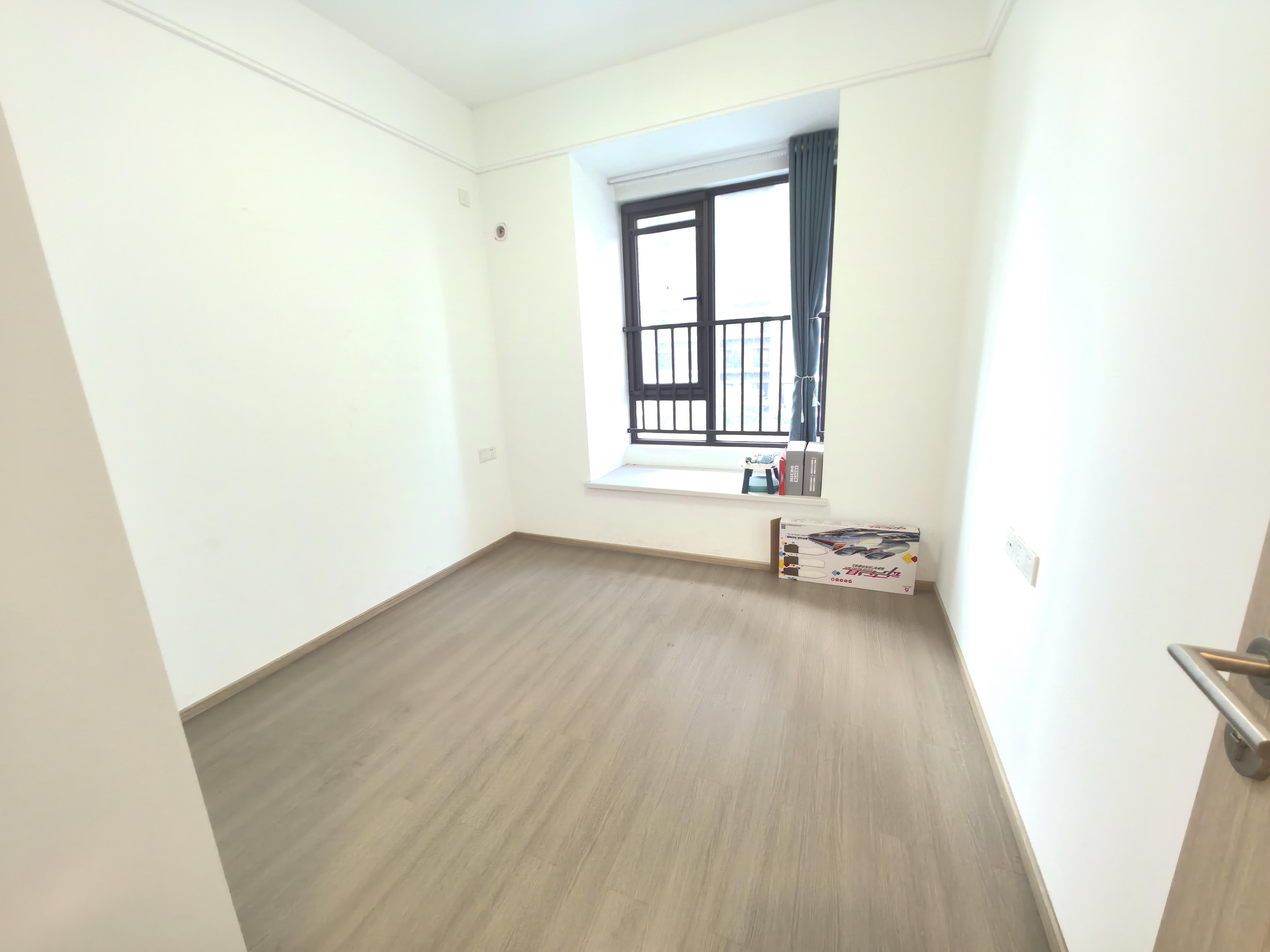 金茂如茂苑 4室2厅2卫 75.0万 金茂如茂苑 4室2厅2卫 75.0万室内图