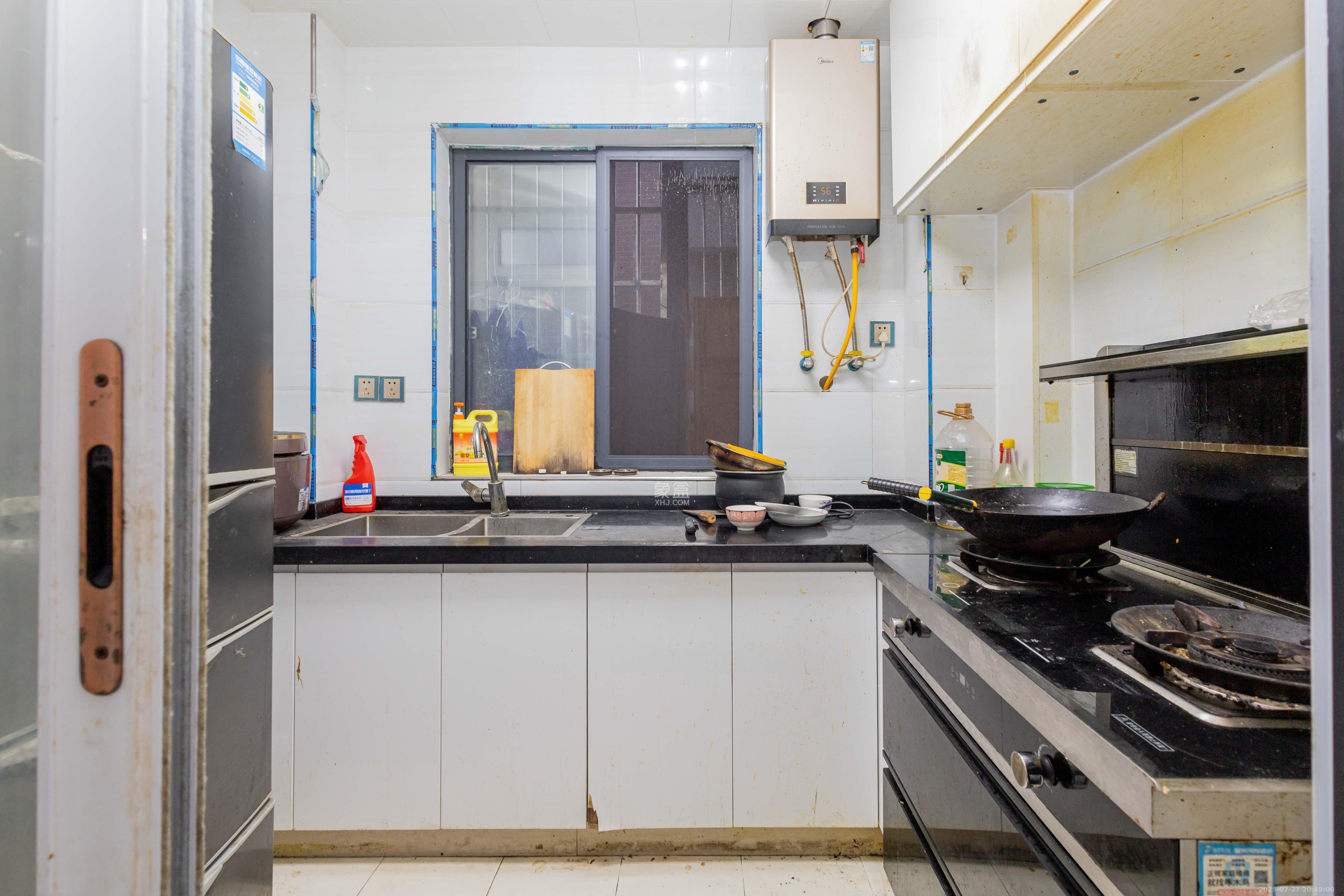 高林仕家 3室2厅2卫 64.8万 高林仕家 3室2厅2卫 64.8万厨房