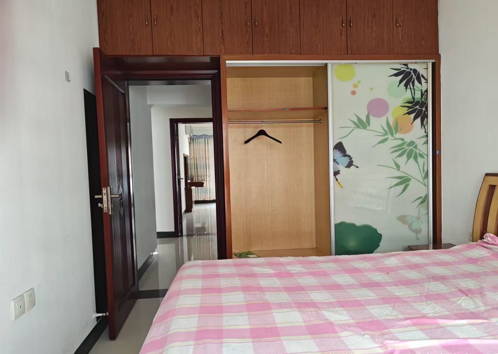 东方豪苑 4室2厅2卫 2000.0元/月 东方豪苑 4室2厅2卫 2000.0元/月室内图