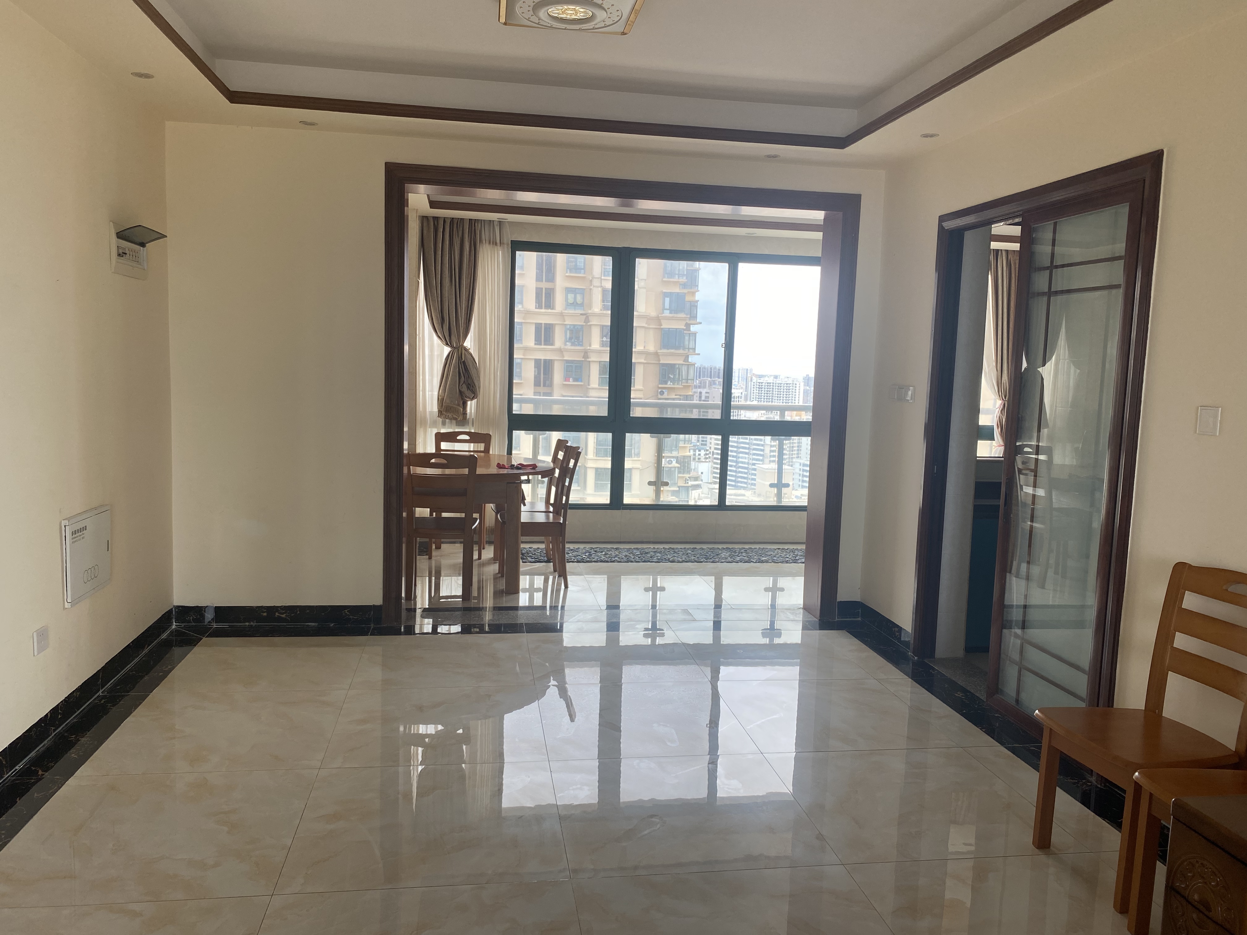 海阔天空-国瑞城四期(爵仕苑) 2室2厅1卫 4000.00元/月 海阔天空-国瑞城四期(爵仕苑) 2室2厅1卫 4000.00元/月室内图