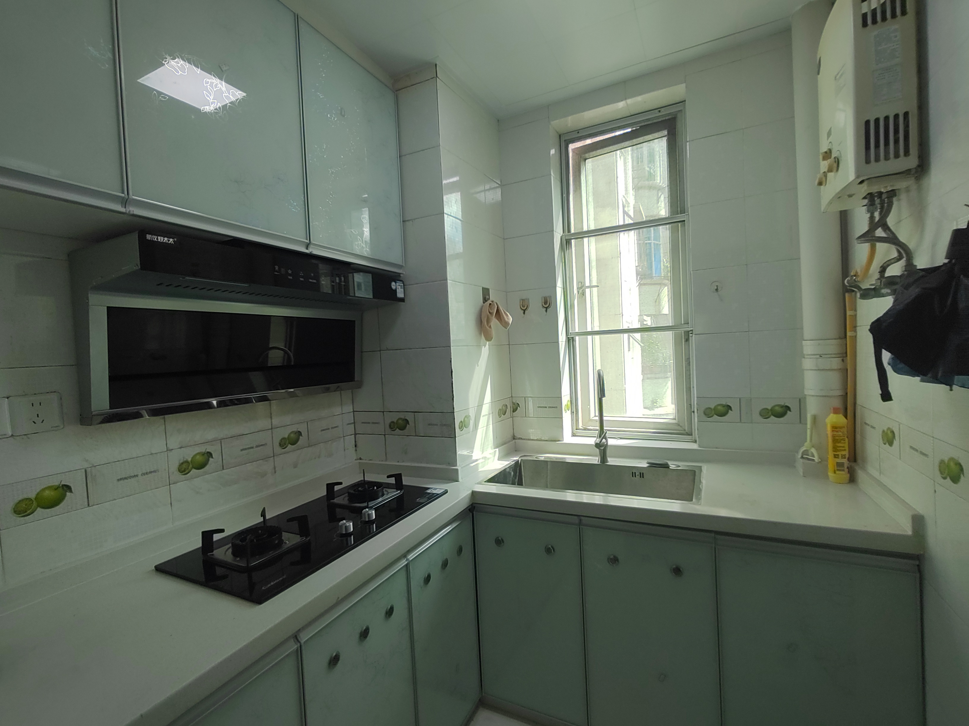 锦绣花园  2室2厅1卫    2400.0元/月 锦绣花园  2室2厅1卫    2400.0元/月室内图